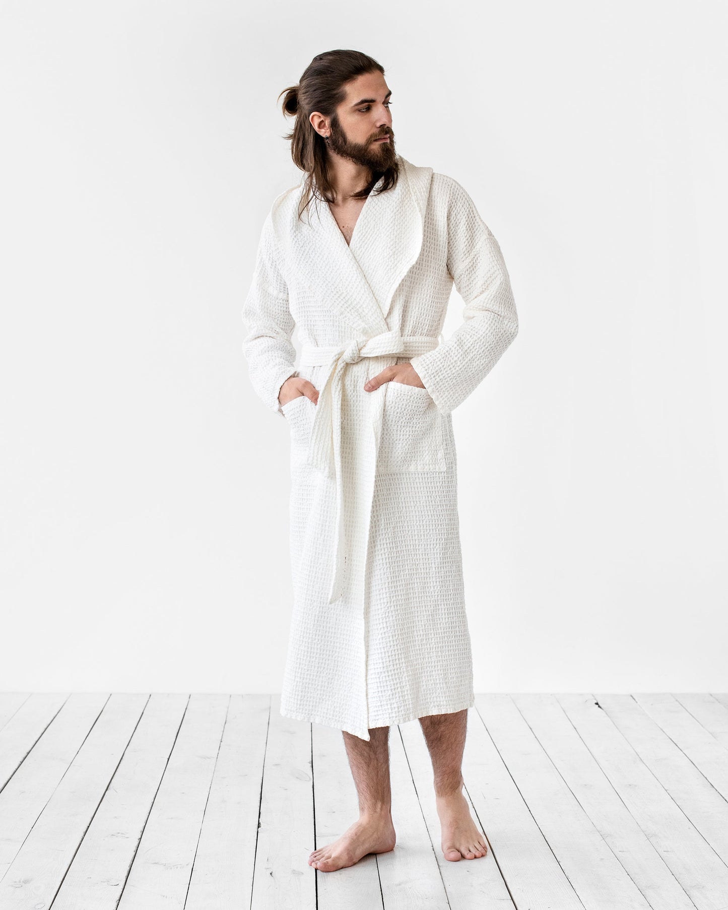 Men's waffle linen robe in White - MagicLinen