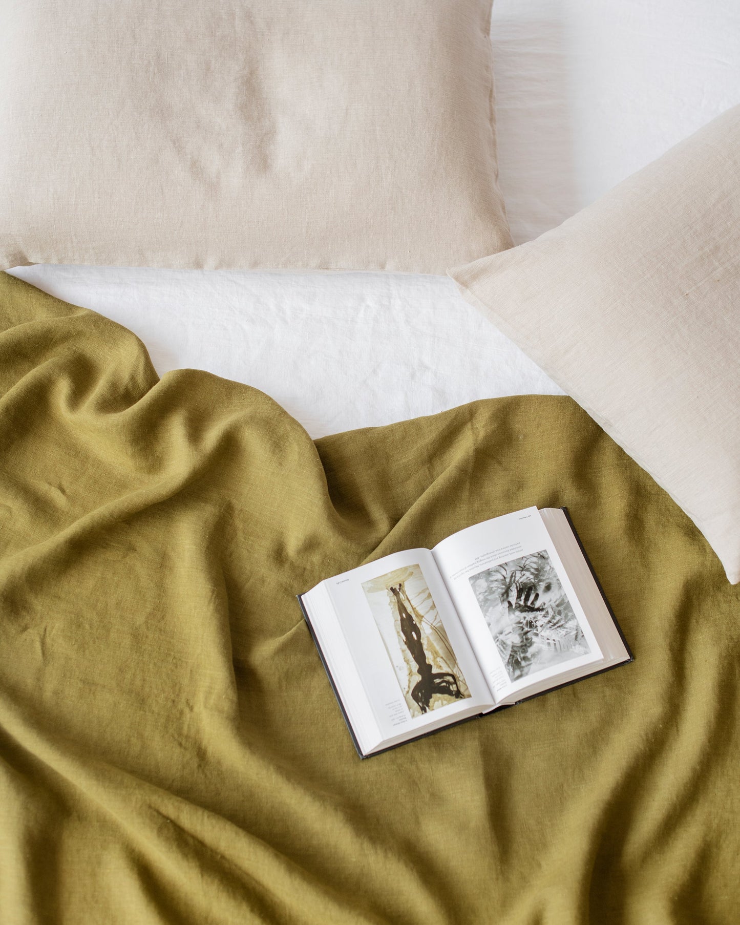 Olive green linen flat sheet - MagicLinen