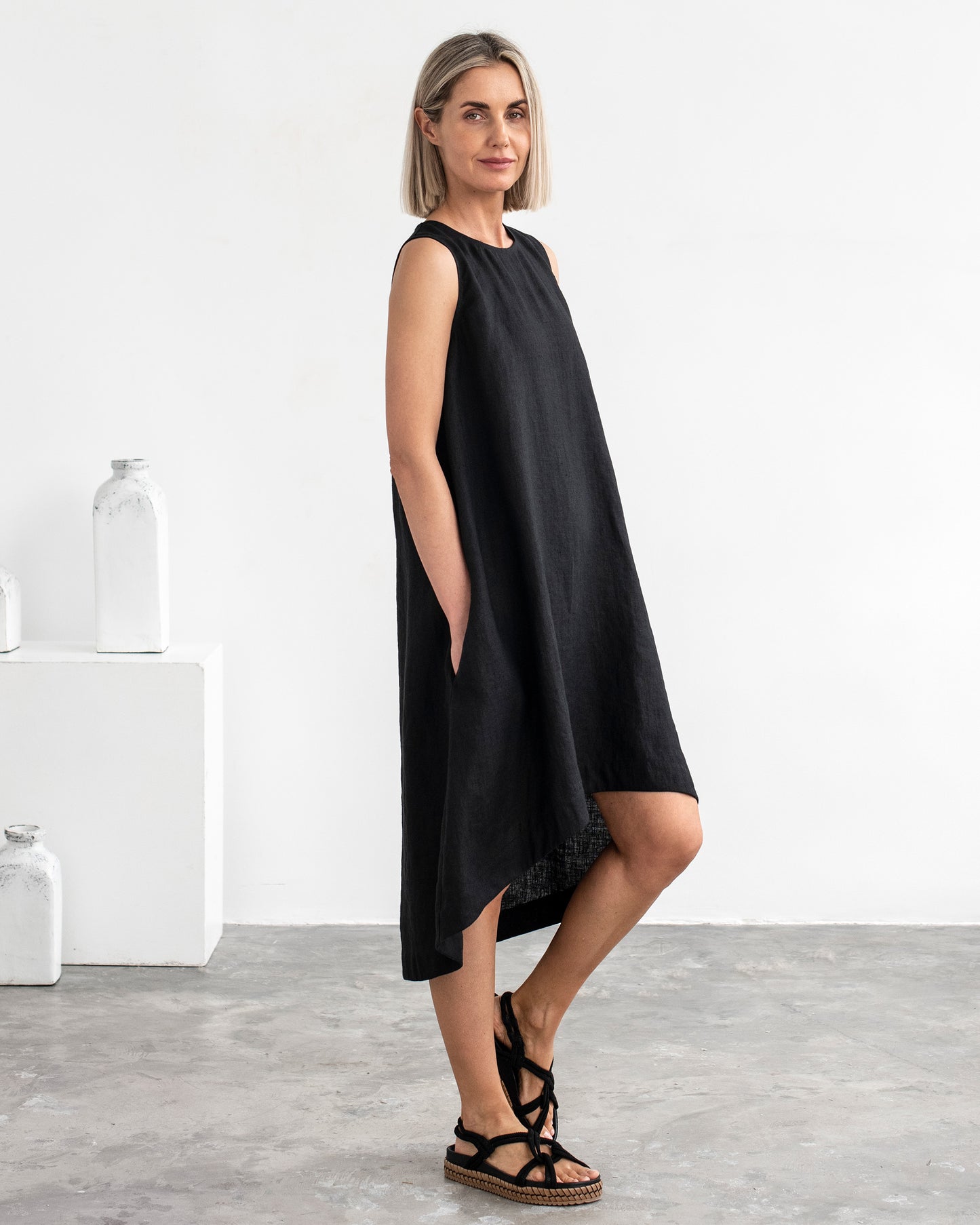 Royal TOSCANA linen dress in Black - MagicLinen