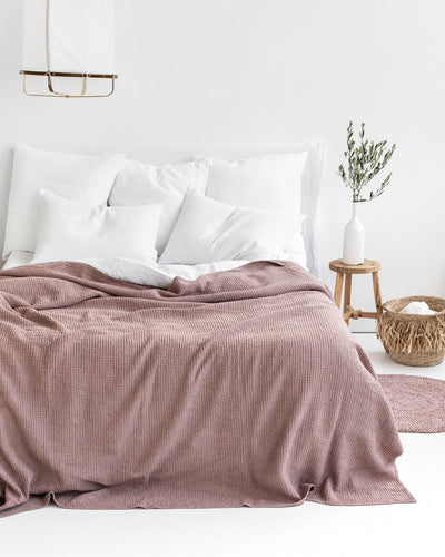 Woodrose waffle blanket - MagicLinen