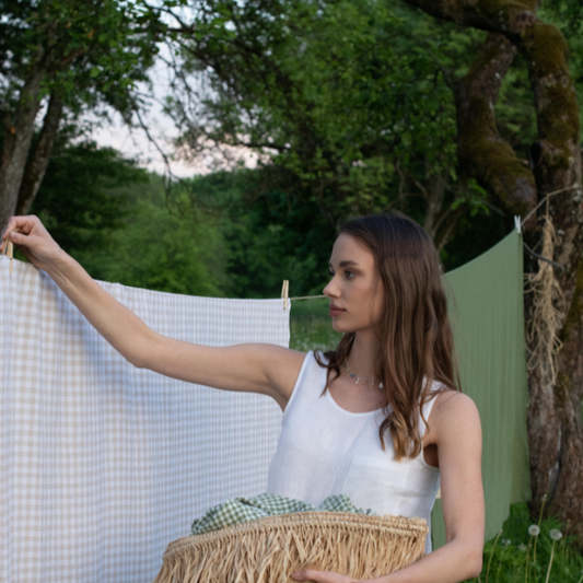 How to Get Blood Out of Linen (Fresh & Dried Stains)