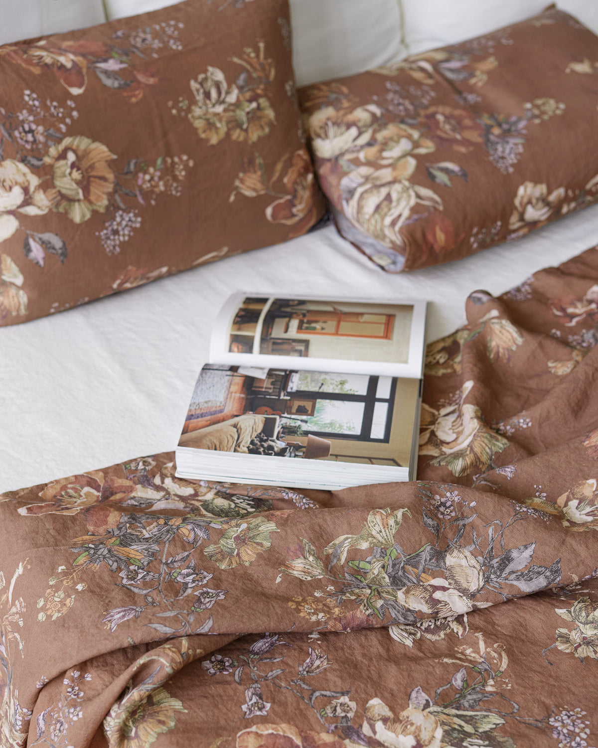 Heritage garden print linen pillowcase