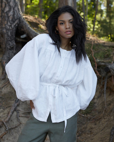 Linen long lantern sleeves top ALGHERO in White | MagicLinen modelBoxOn