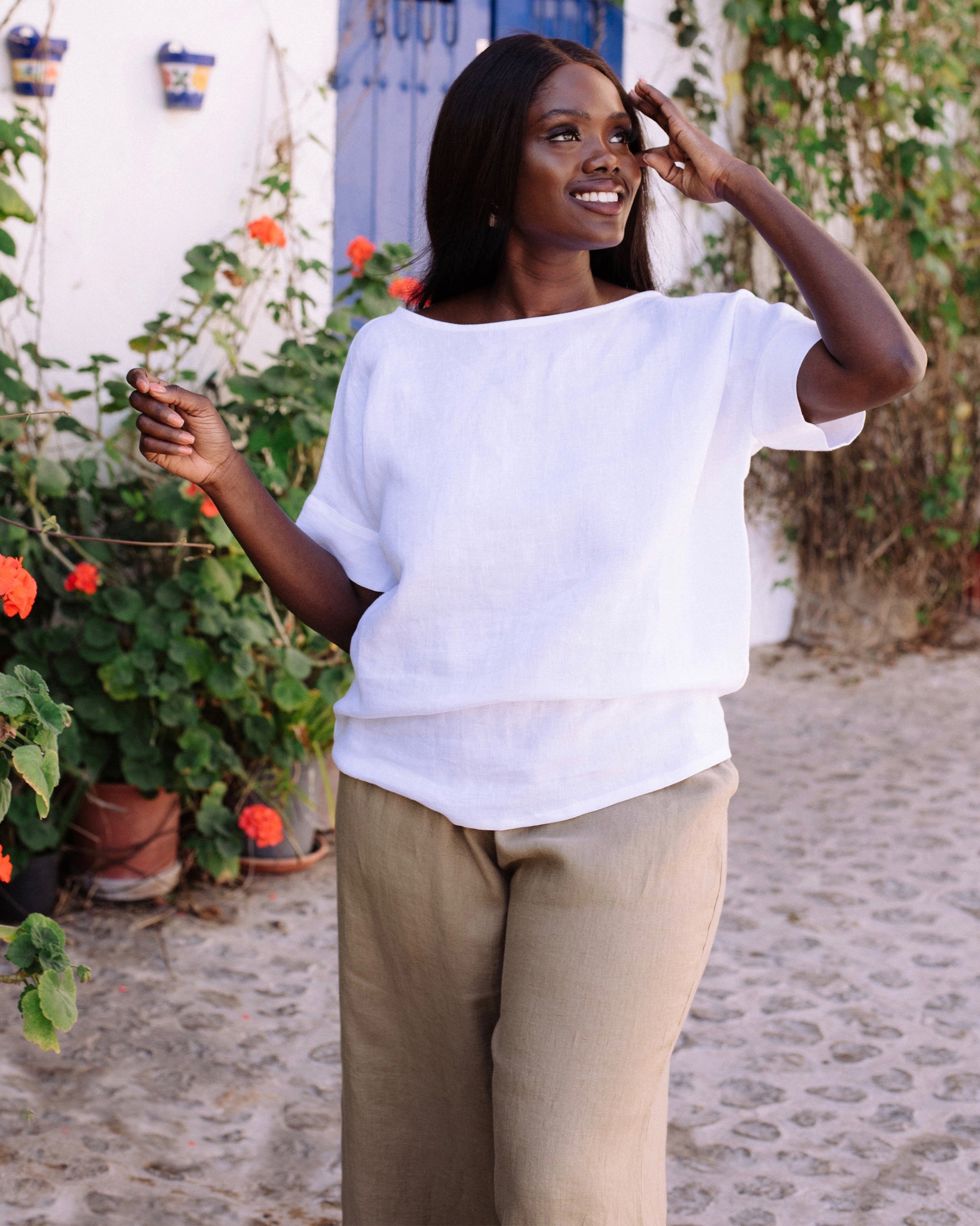 Short-sleeved linen top AMED in White - MagicLinen