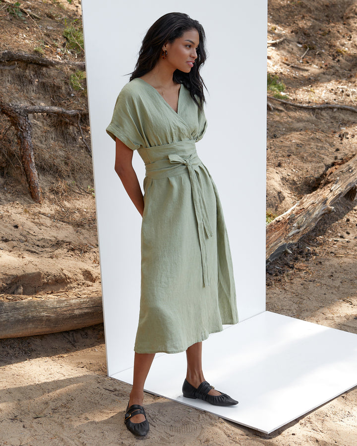 Midi linen dress BOHOL in Green - MagicLinen modelBoxOn