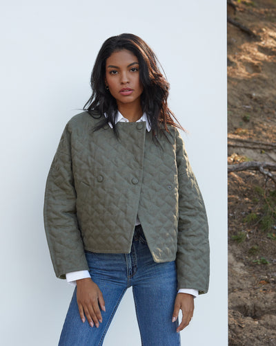 Linen quilted jacket BOSA in Dark green | MagicLinen modelBoxOn