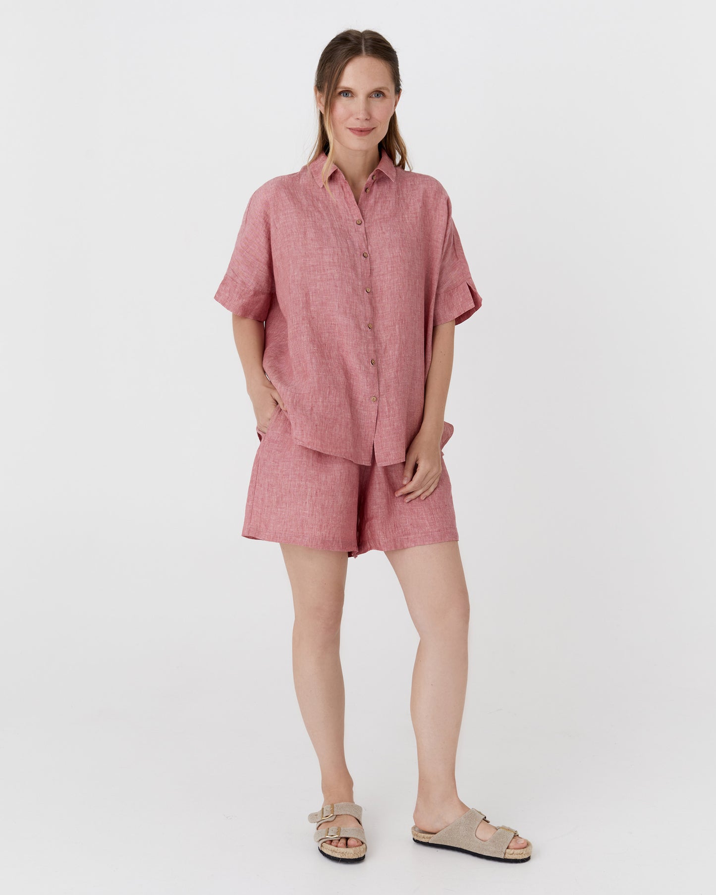 High waisted linen shorts CUENCA in Cranberry - MagicLinen