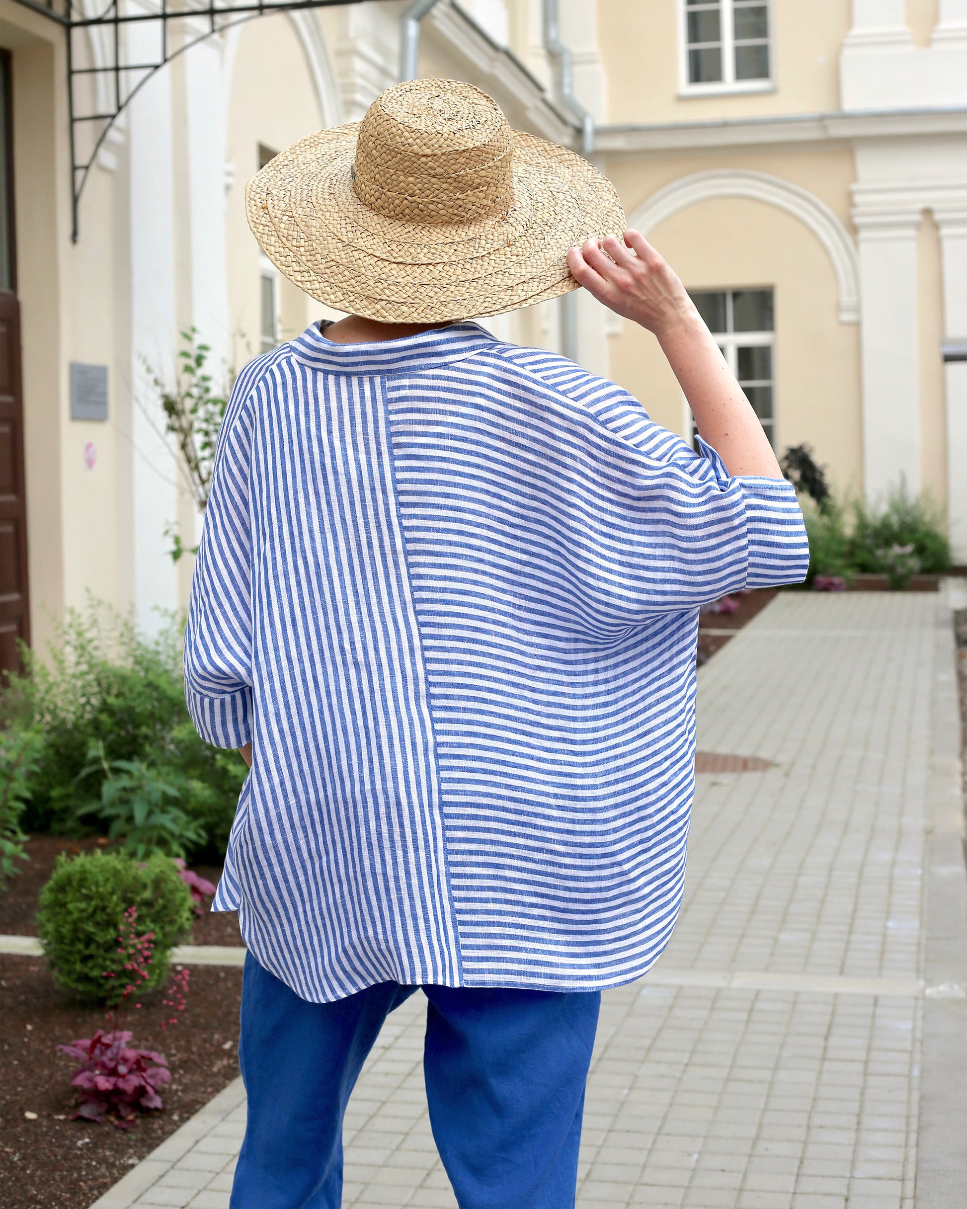 Short-sleeved linen top CABRERA in Cobalt blue stripes - MagicLinen