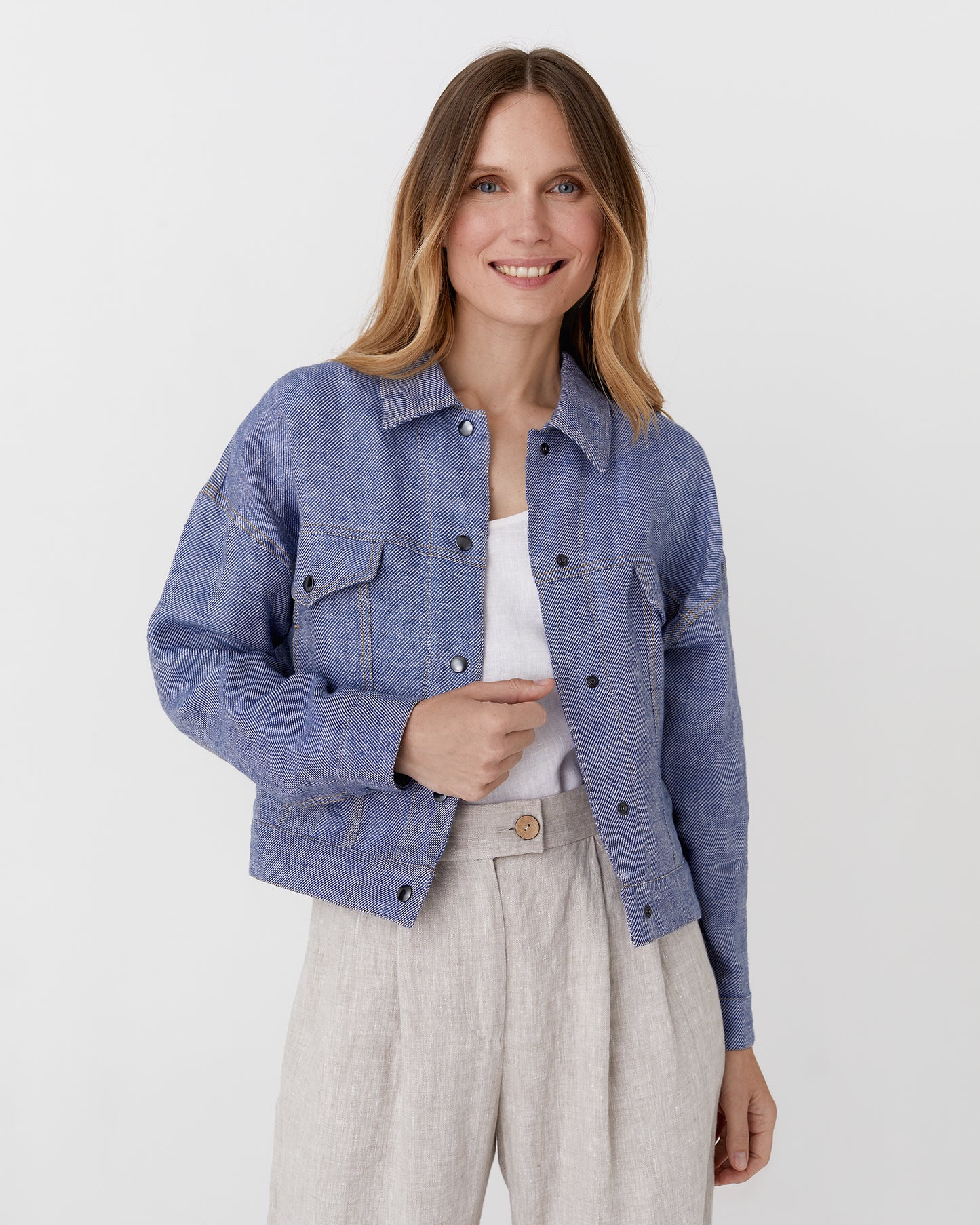 Cropped linen jacket LEURA in Denim - MagicLinen modelBoxOn