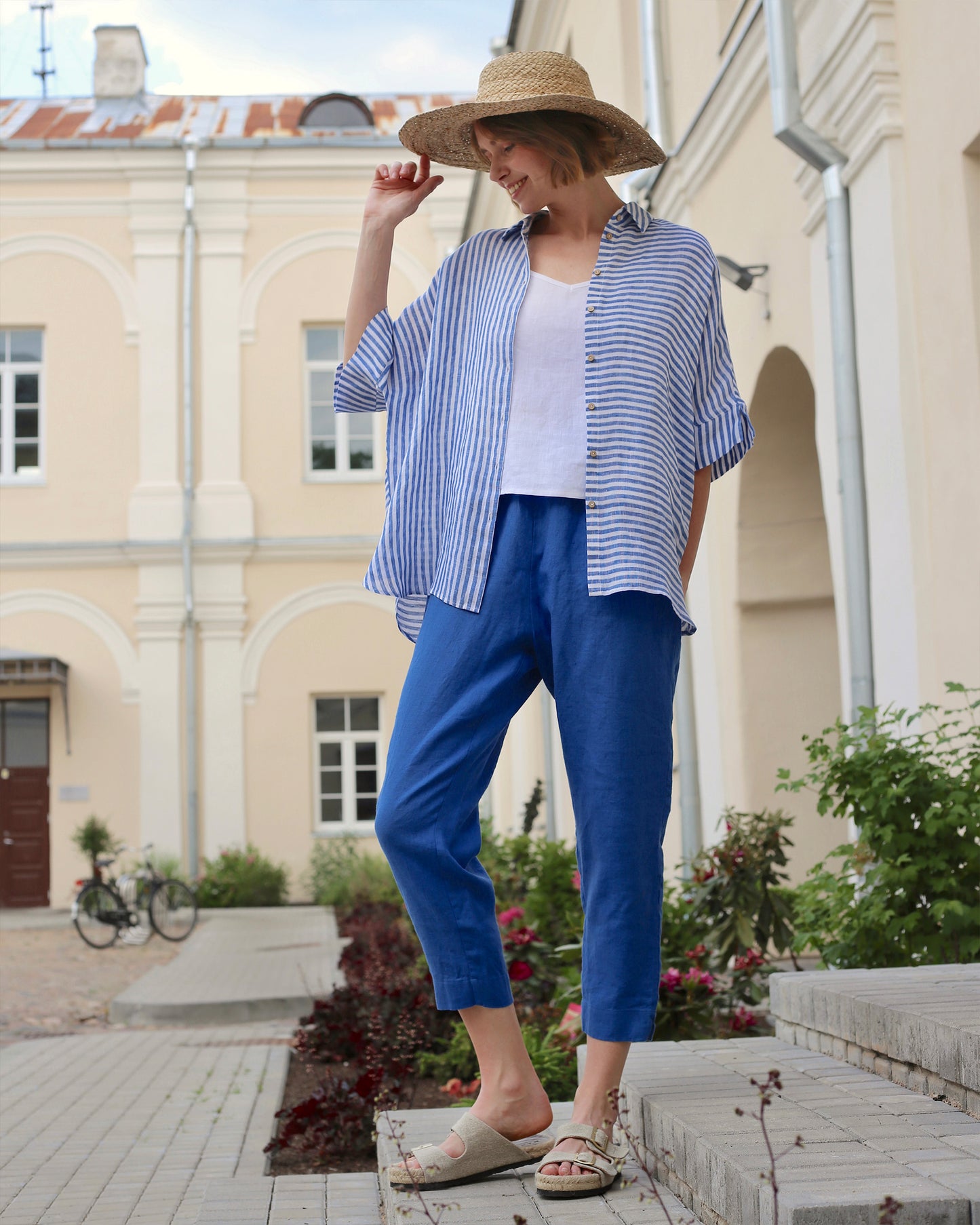 Short-sleeved linen top CABRERA in Cobalt blue stripes - MagicLinen