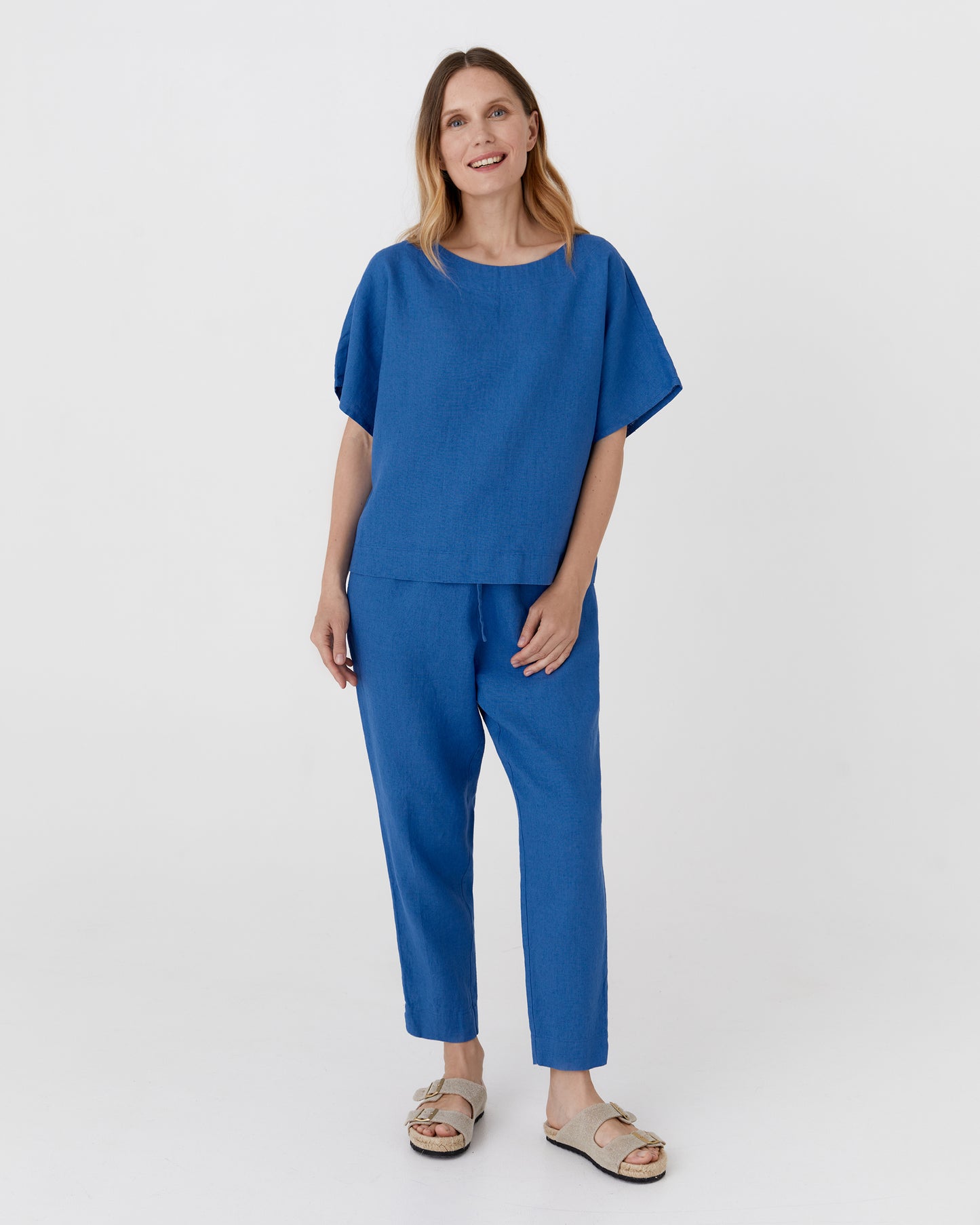 Loose-fit linen top MIDWAY in Cobalt blue - MagicLinen