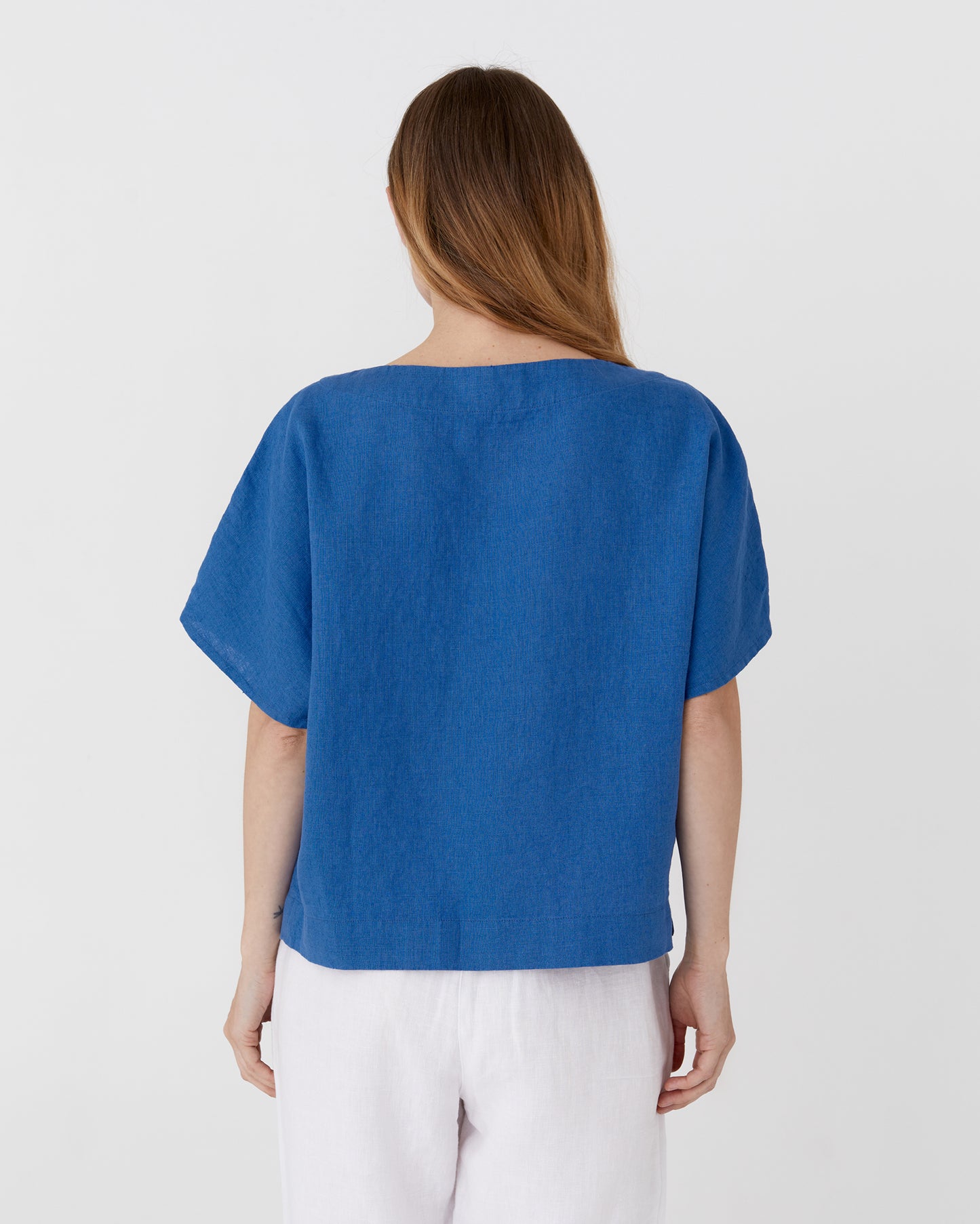 Loose-fit linen top MIDWAY in Cobalt blue - MagicLinen