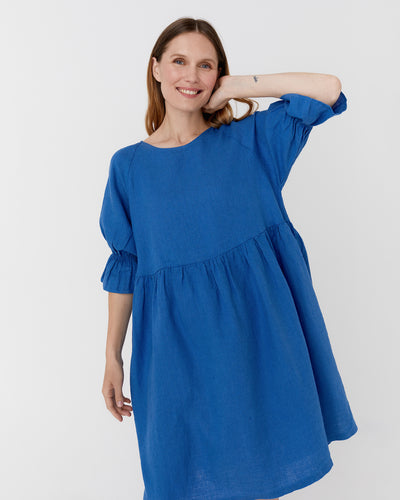 Voluminous linen dress NERJA in Cobalt blue - MagicLinen modelBoxOn
