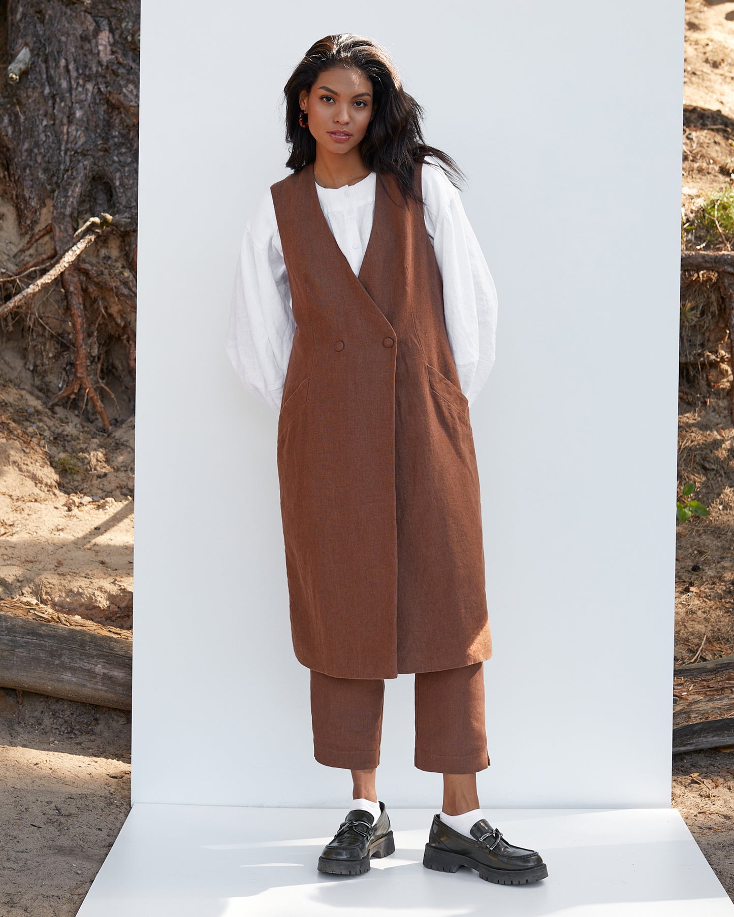 Linen long waistcoat ORISTANO in Cacao brown | MagicLinen modelBoxOn