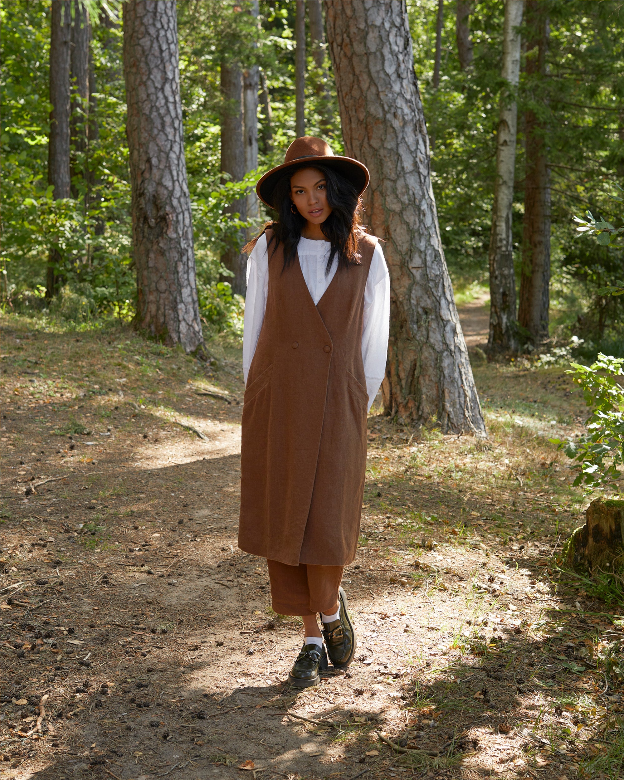 Linen long waistcoat ORISTANO in Cacao brown