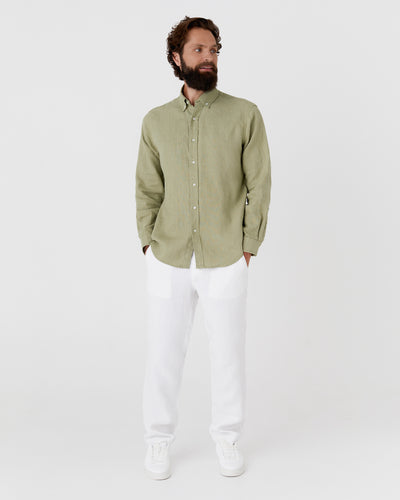 Classic men's linen shirt SINTRA in Sage - MagicLinen modelBoxOn