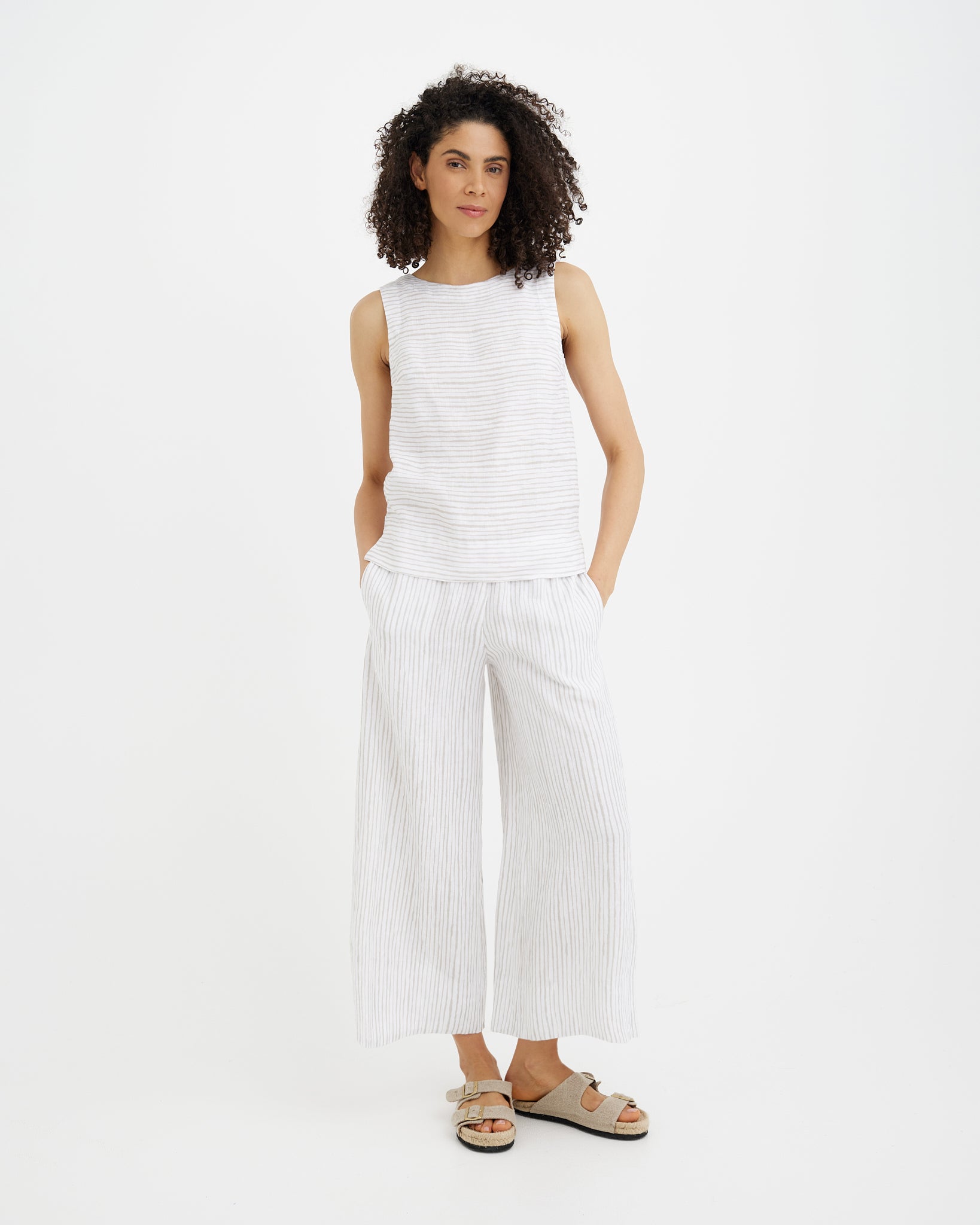 MagicLinen Natural lines linen top with classic round neckline