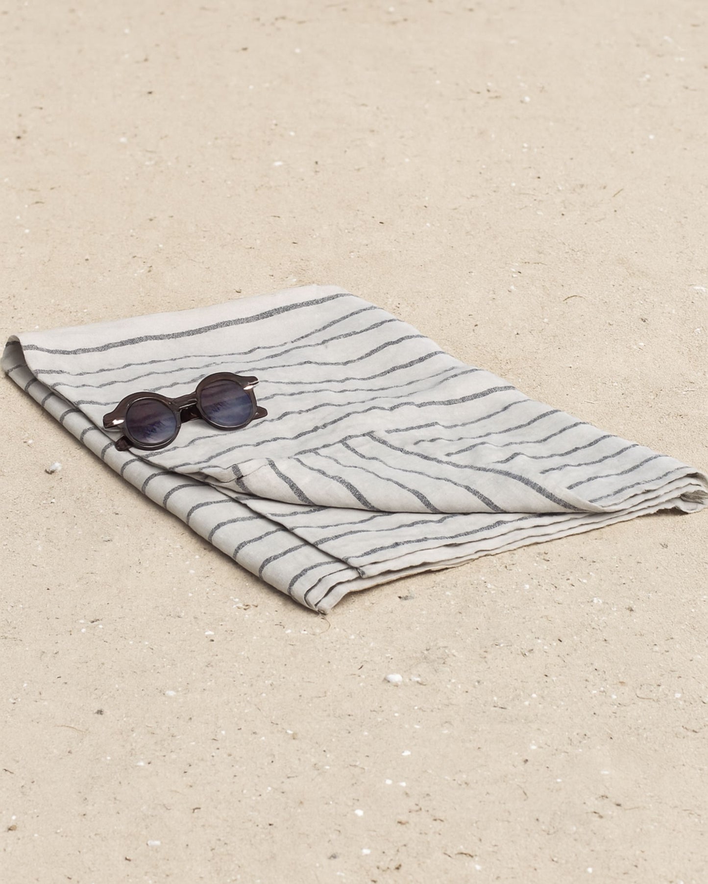Strandtuch aus Leinen in Gelb gestreift