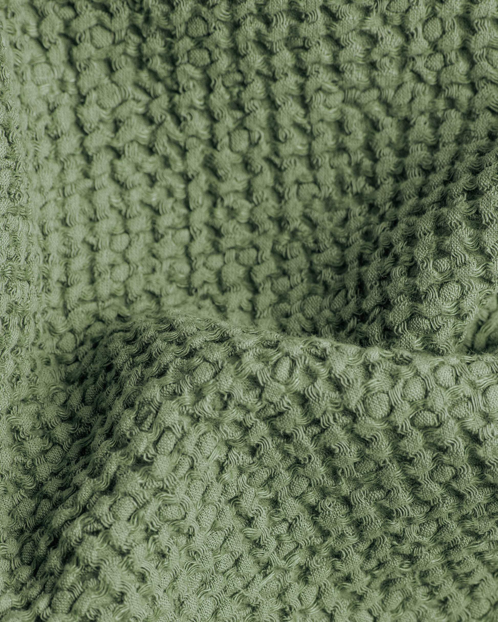 Waffle blanket in Forest green | MagicLinen