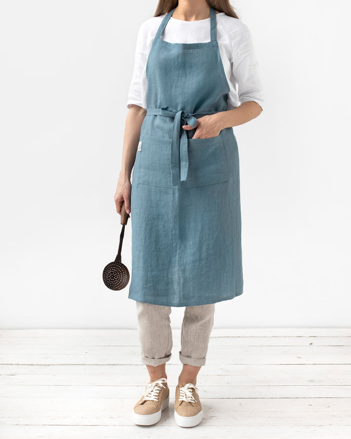 Linen bib apron in Gray blue | MagicLinen