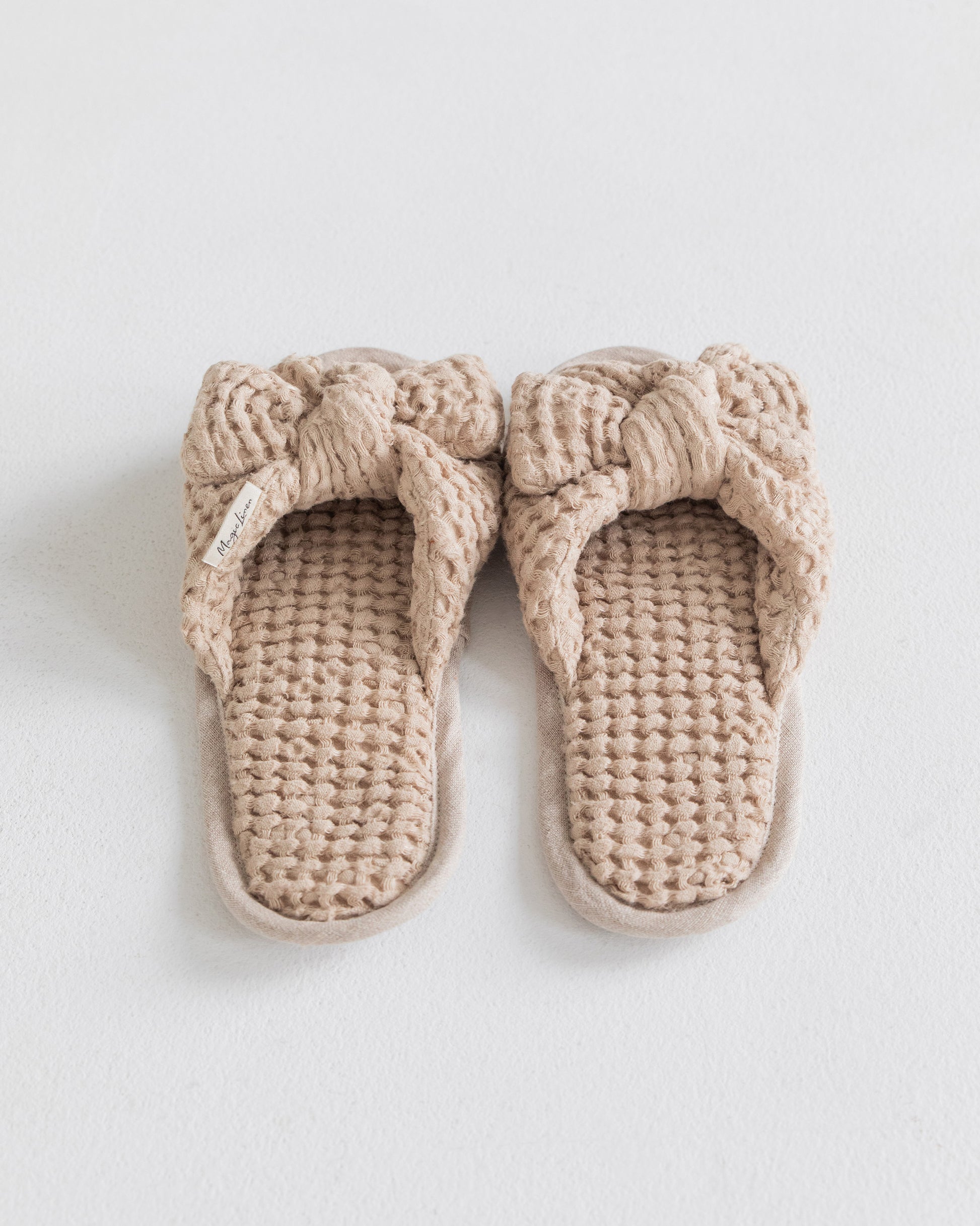 Bow tie waffle linen unisex slippers | Unisex | MagicLinen