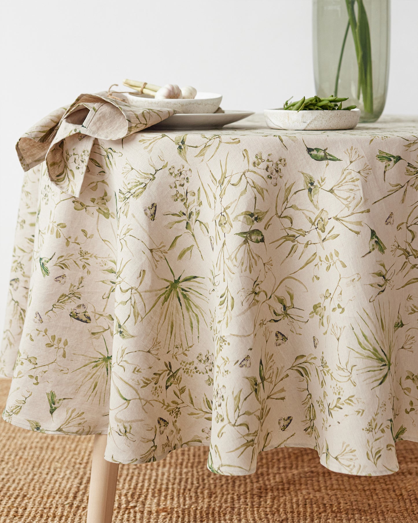 Runde Tischdecke aus Leinen mit botanischem Druck