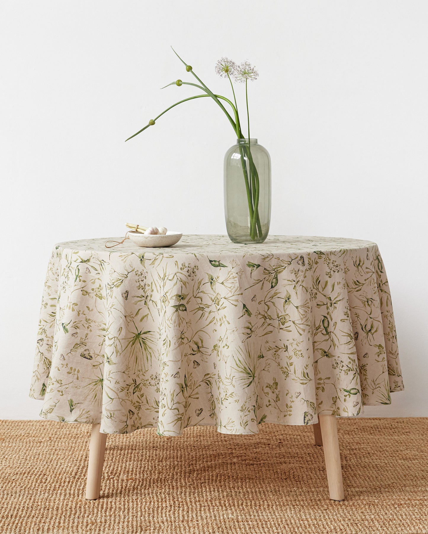 Runde Tischdecke aus Leinen mit botanischem Druck