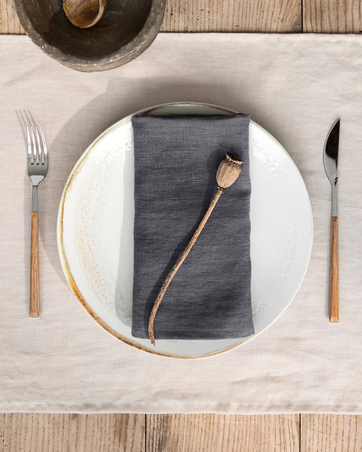 Charcoal gray linen napkin set 2