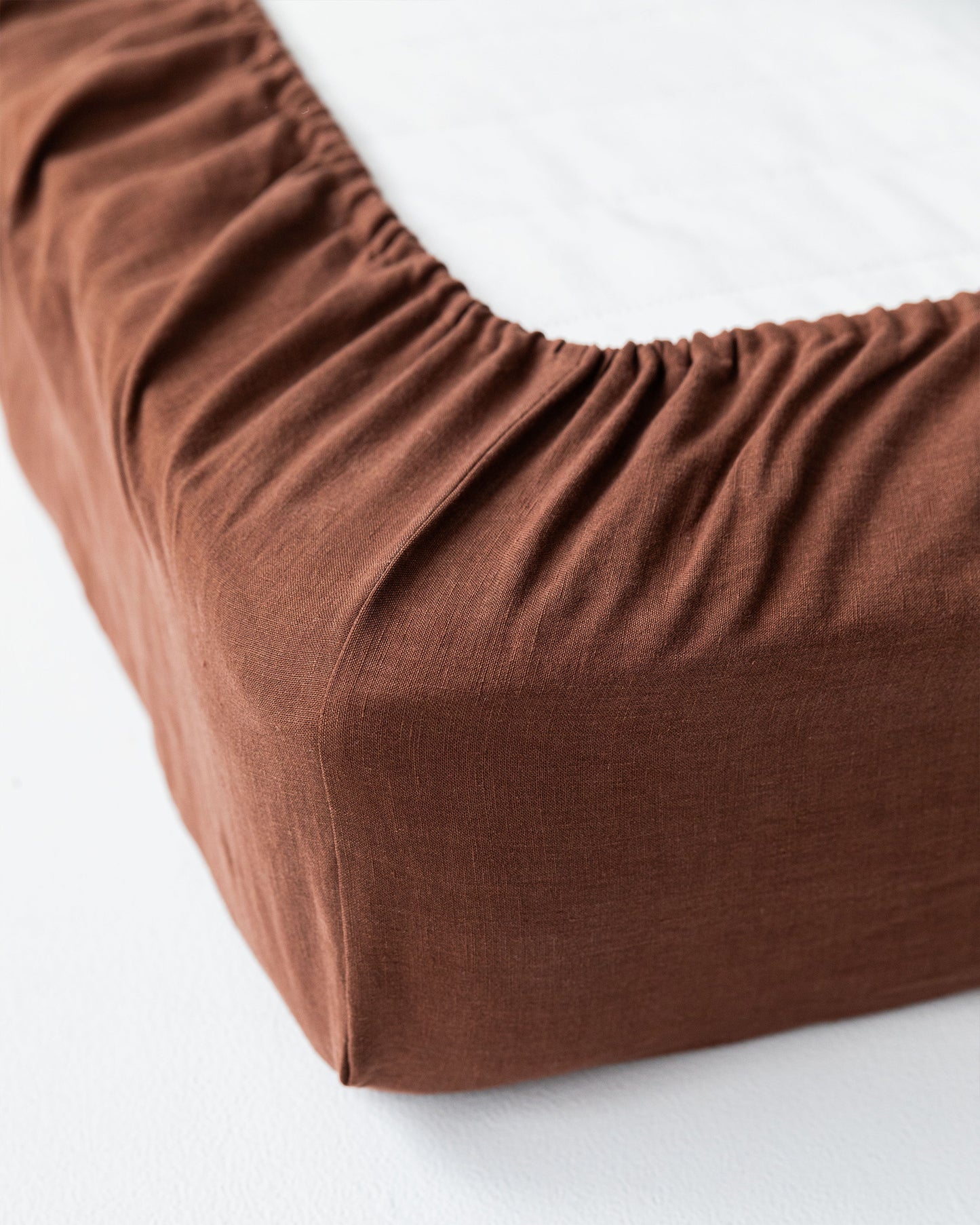 Chocolate brown Linen Fitted Sheet | MagicLinen