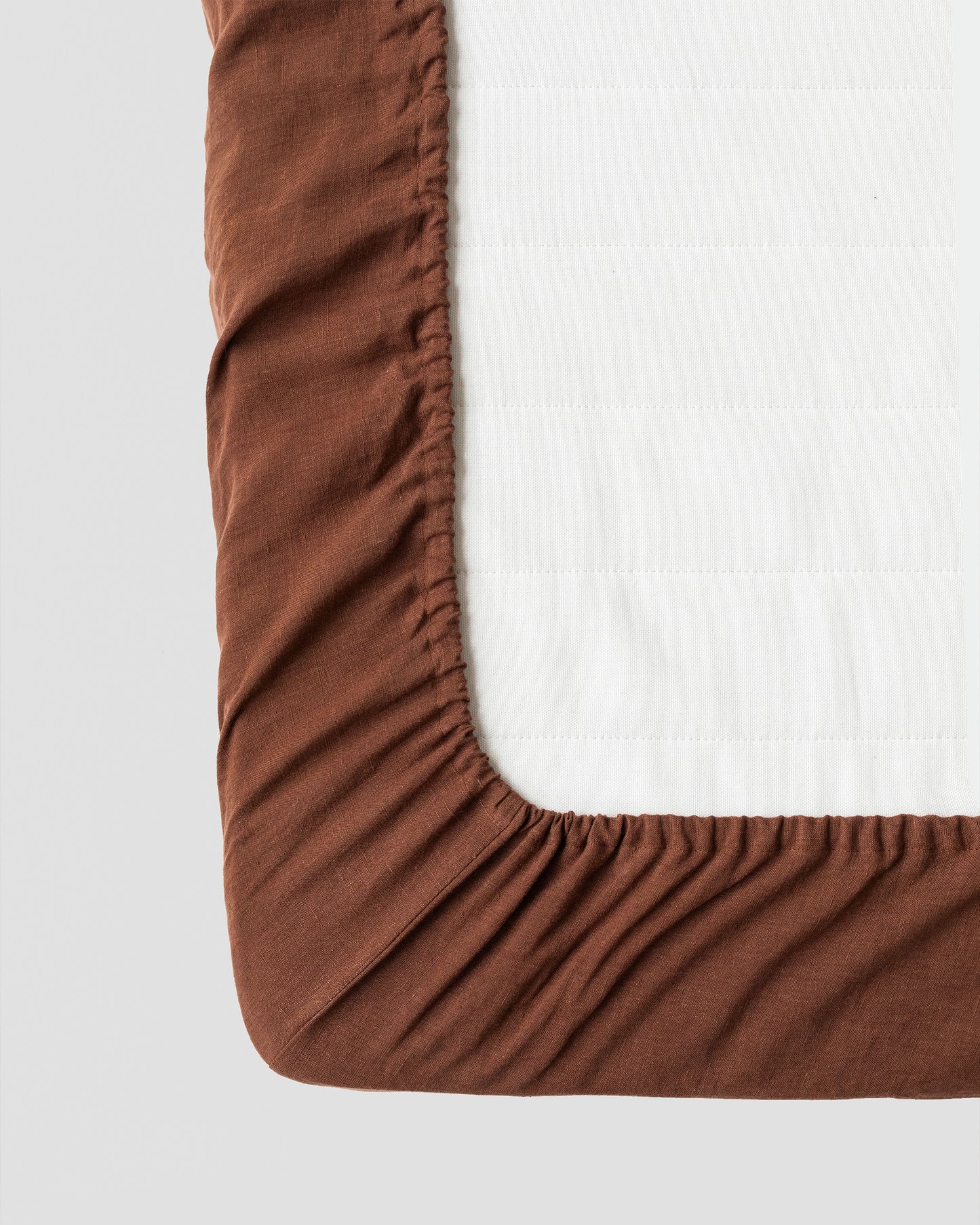 Chocolate brown Linen Fitted Sheet | MagicLinen