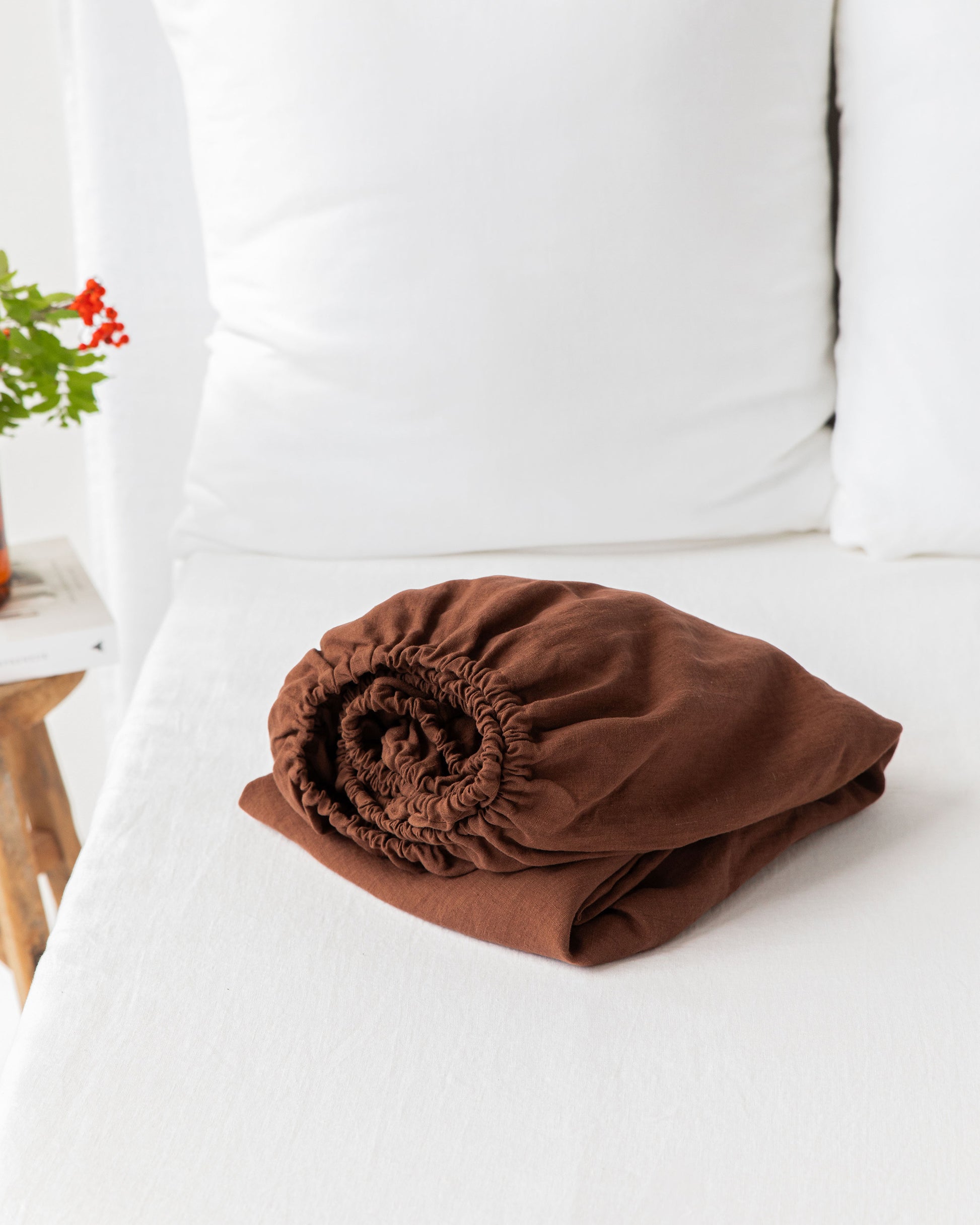 Chocolate brown Linen Fitted Sheet | MagicLinen