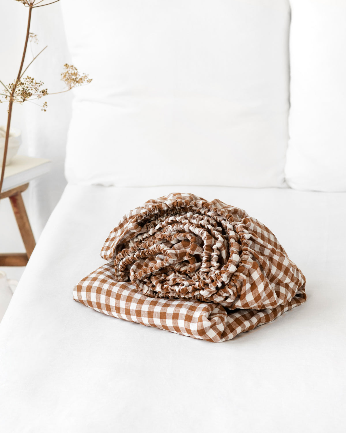 Cinnamon gingham linen fitted sheet