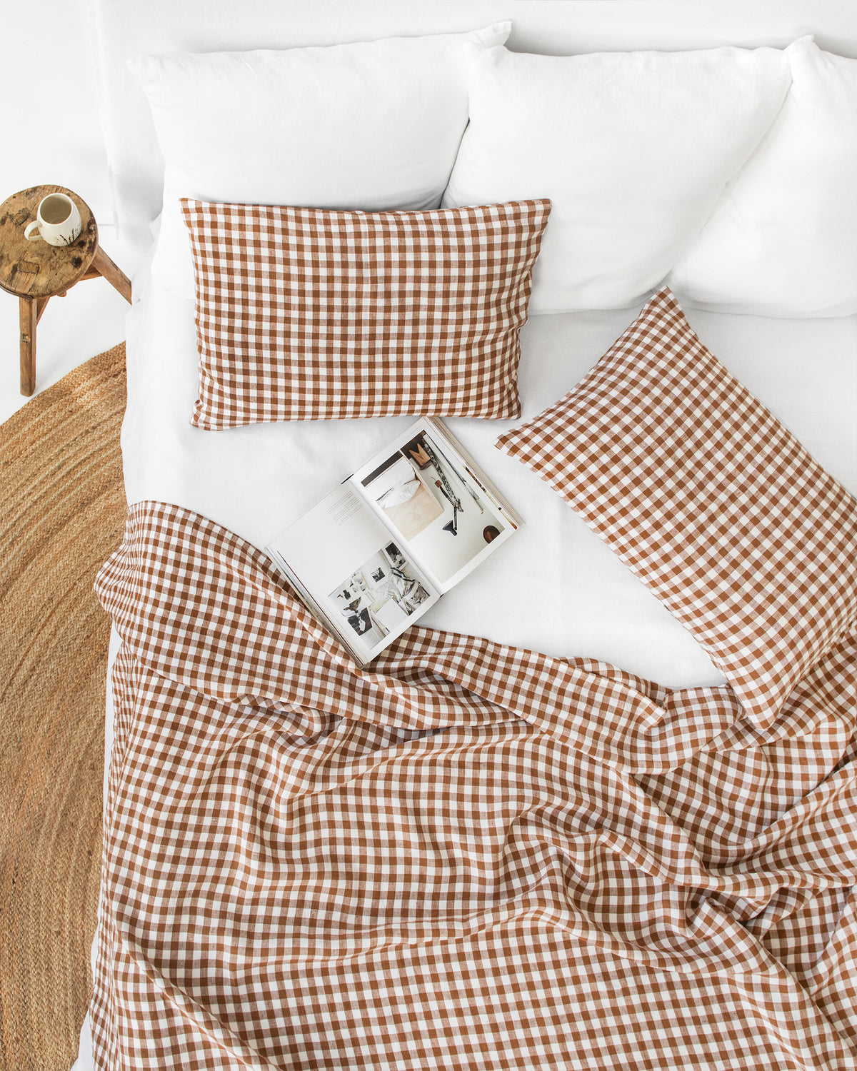 Zimtfarbenes Gingham-Leinen-Bettlaken