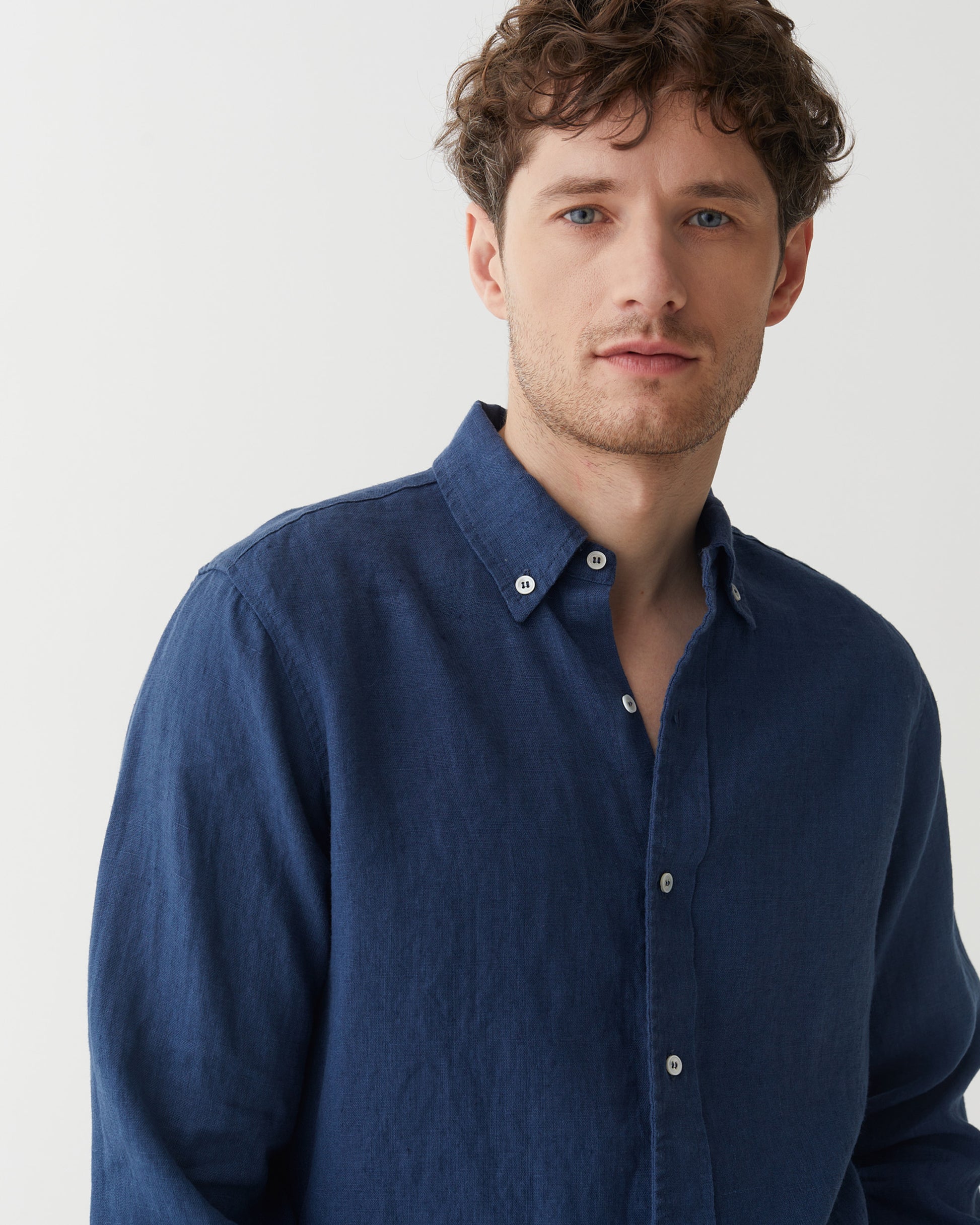 Classic men's linen shirt SINTRA in Deep navy blue | MagicLinen