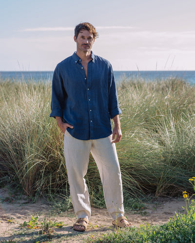 Classic men's linen shirt SINTRA in Deep navy blue | MagicLinen modelBoxOn2