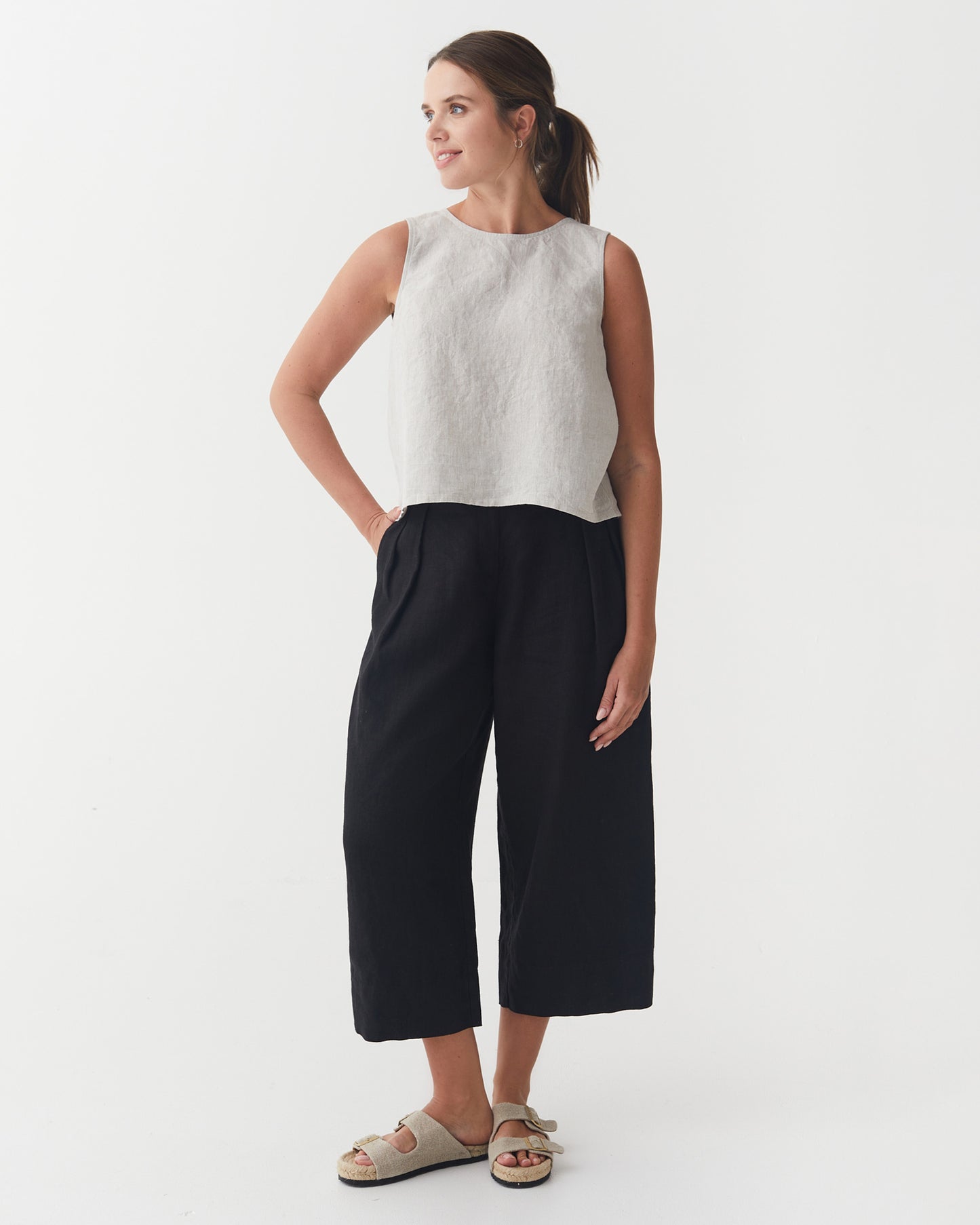 Cropped Linen Pants ISCHIA in Black | MagicLinen