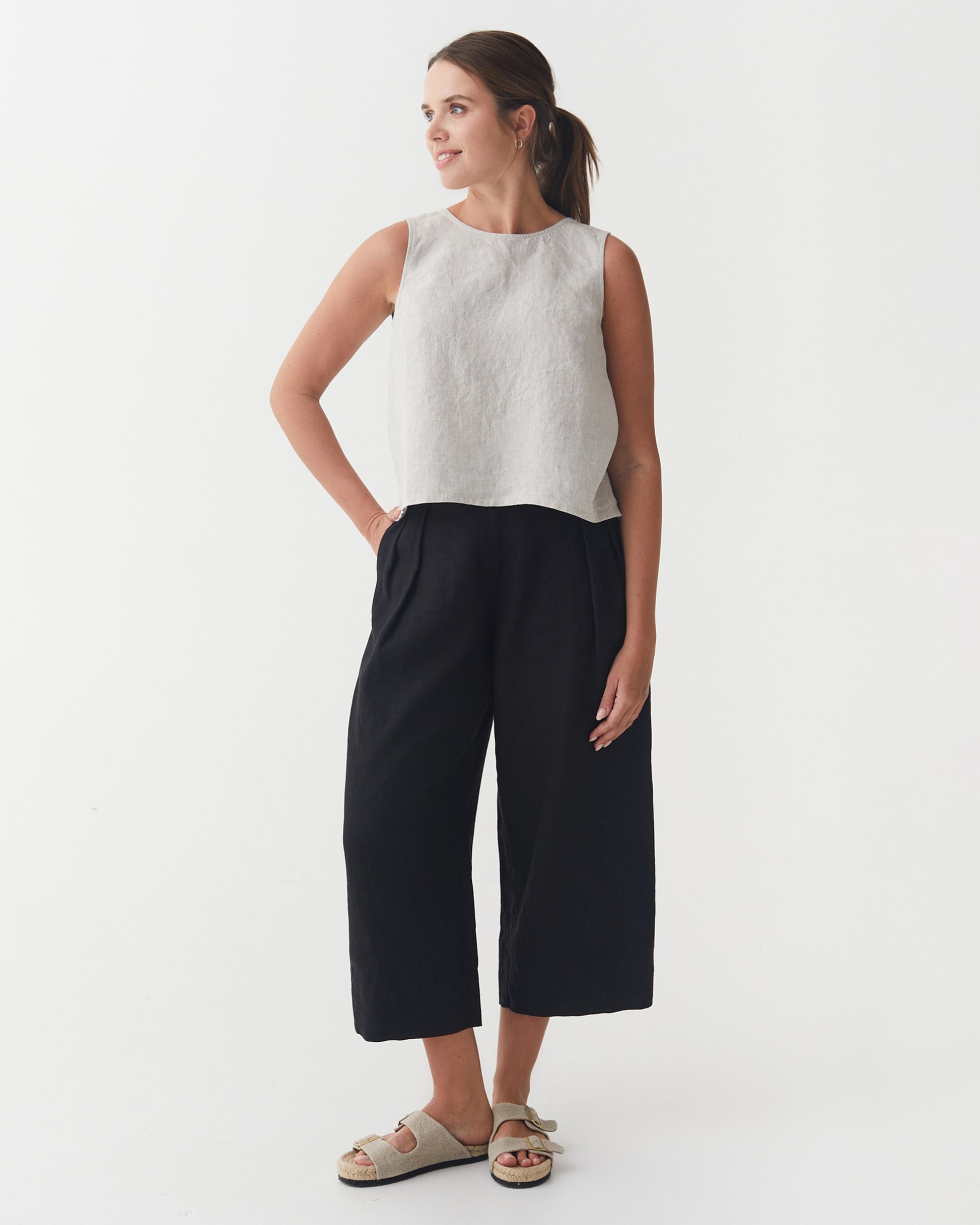 Cropped Linen Pants ISCHIA in Black | MagicLinen