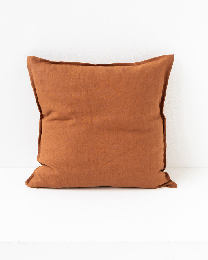 Deco pillow cover with buttons in Cinnamon | MagicLinen