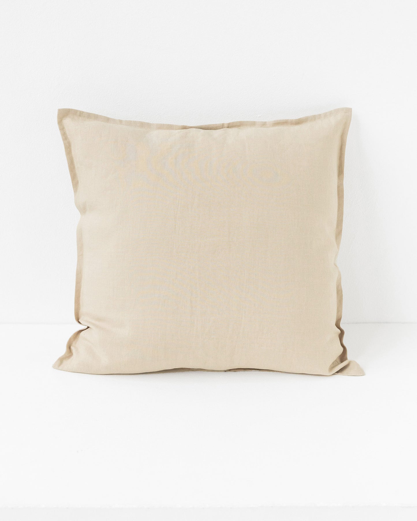 Deco pillow cover with buttons in Natural linen | MagicLinen