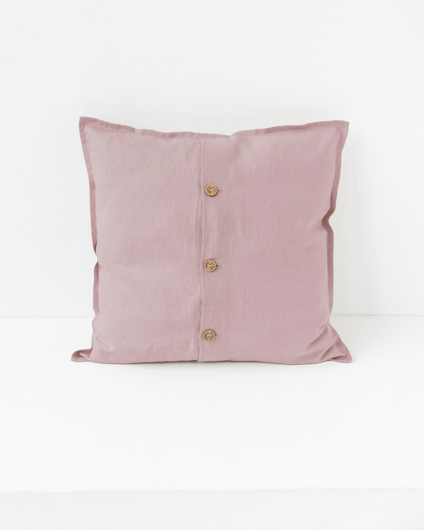 Deco pillow cover with buttons in Woodrose | MagicLinen