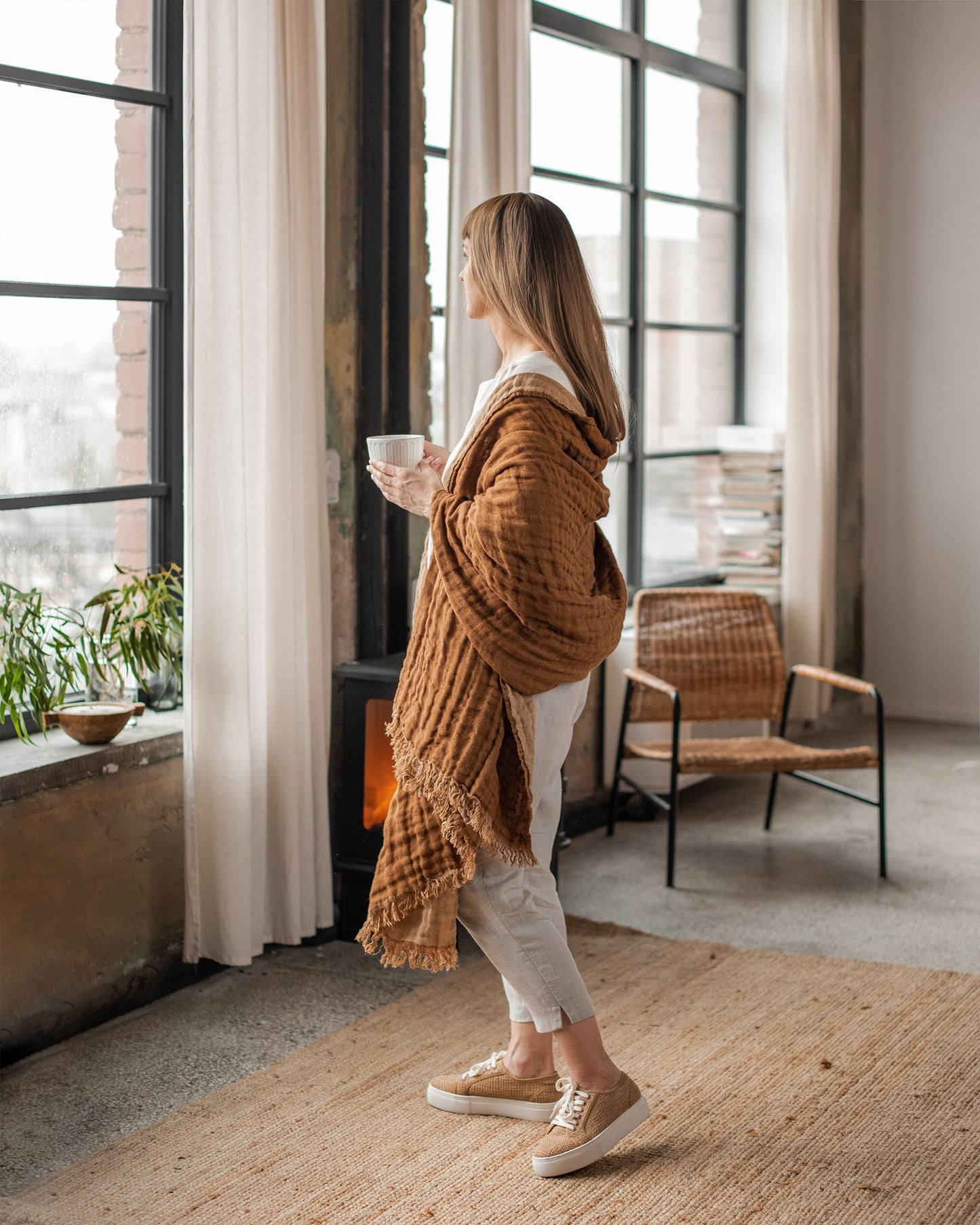 Double sided linen throw blanket in Tan
