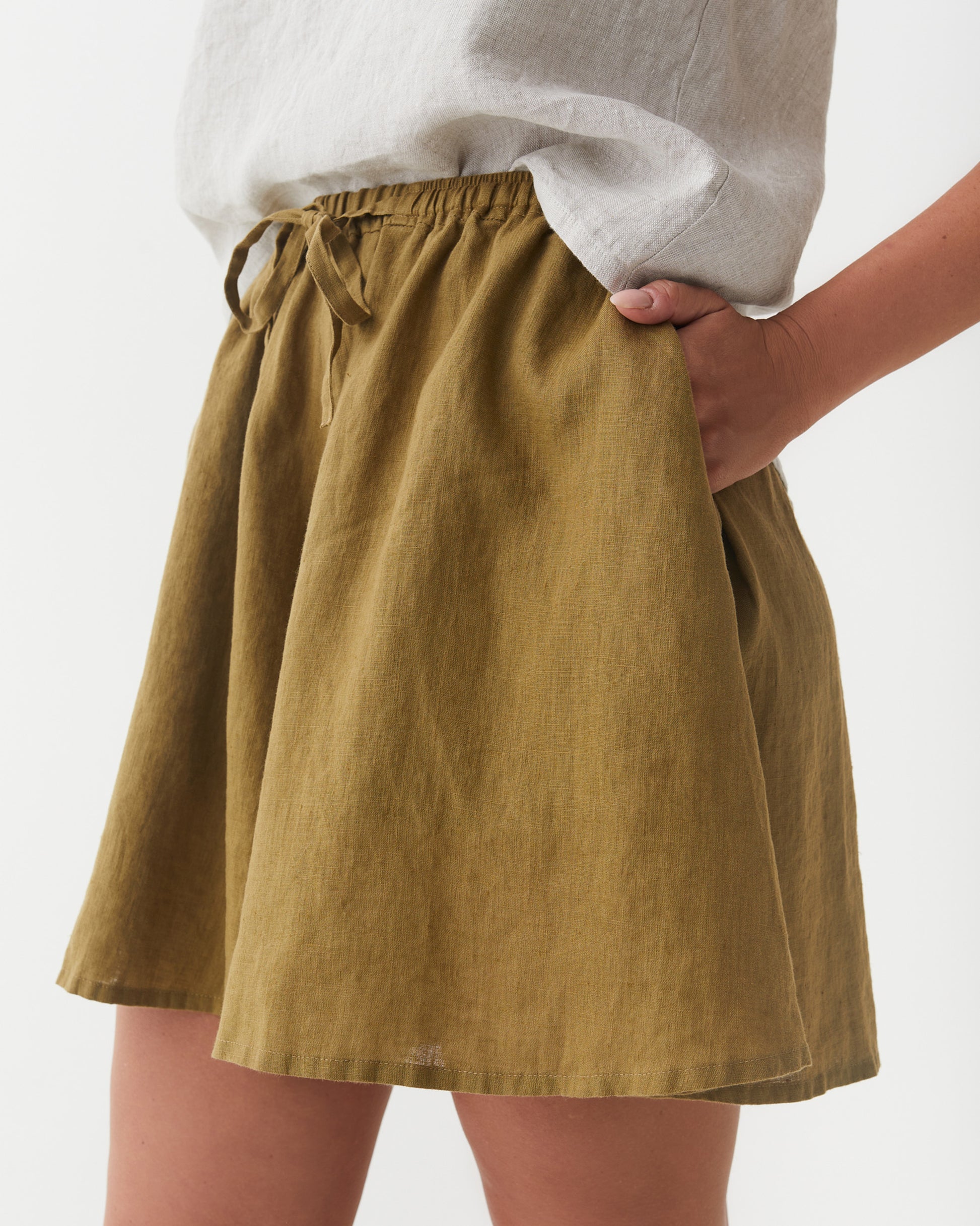 Flowy Linen Shorts RHINE in Khaki green | MagicLinen