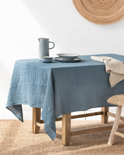 Graublaue Leinentischdecke