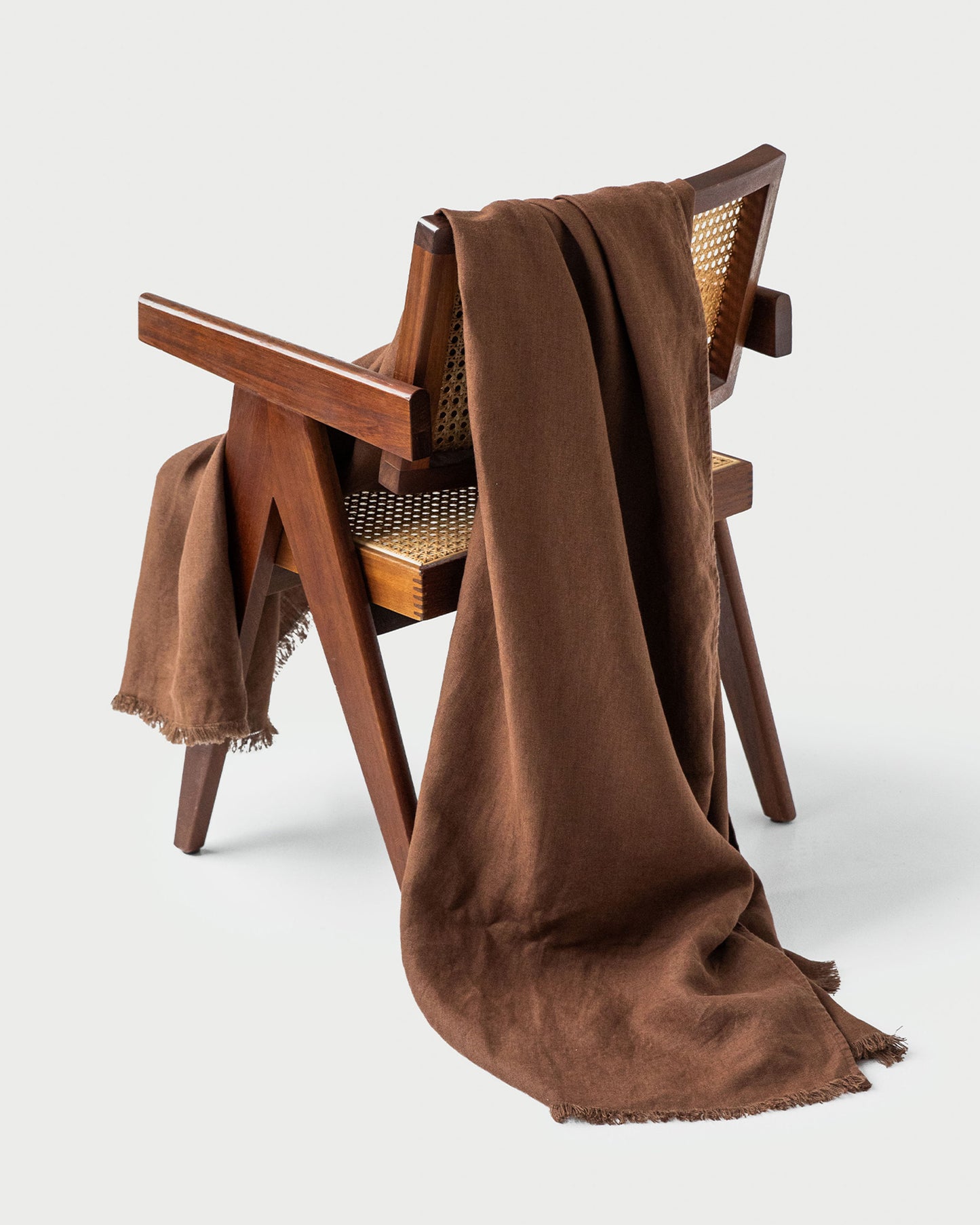 Heavyweight linen throw blanket in Chocolate brown | MagicLinen