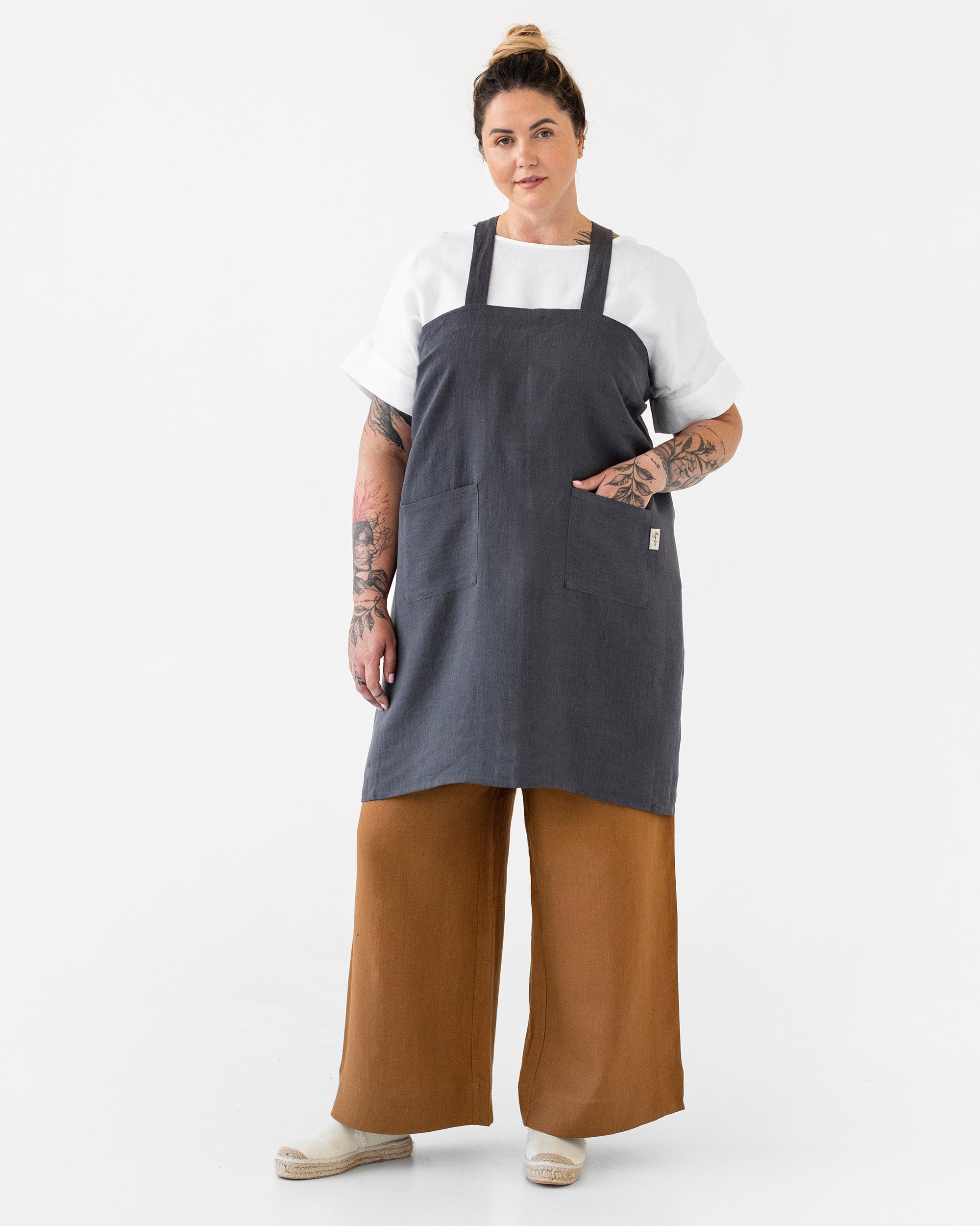 Japanese cross-back linen apron in Charcoal gray | MagicLinen