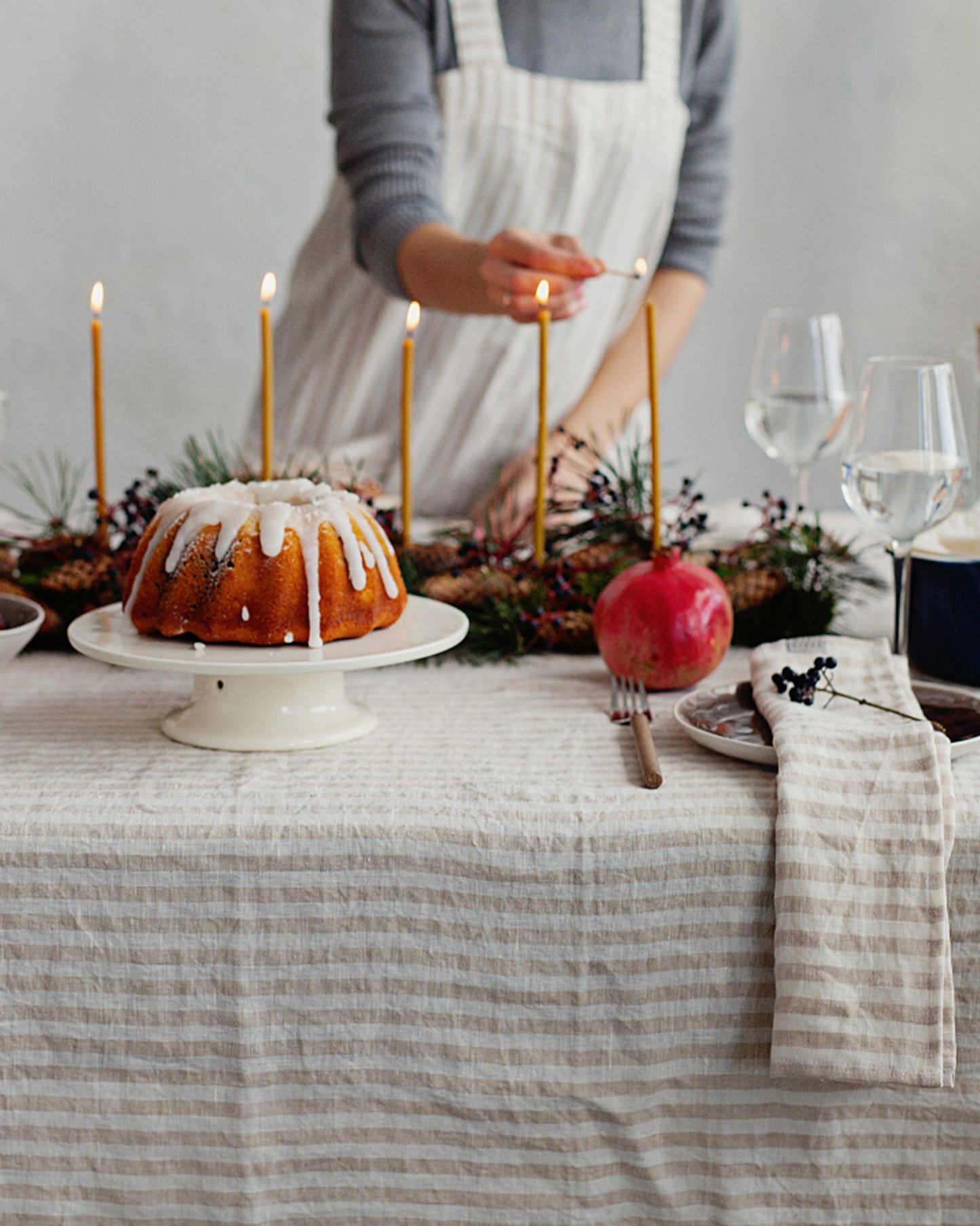 Japanese cross-back linen apron in Striped in natural