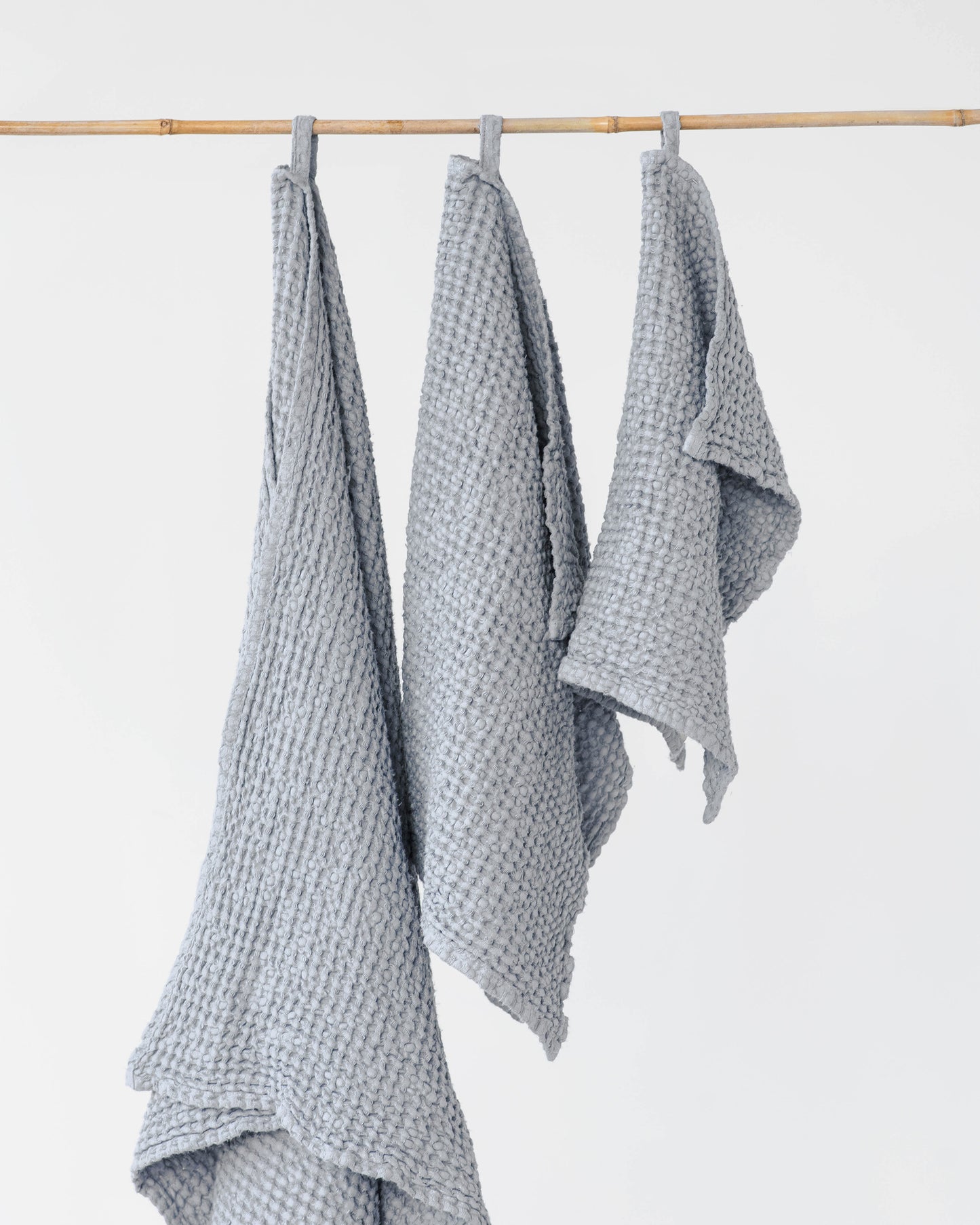 Light gray waffle towel set (3 pcs) - MagicLinen