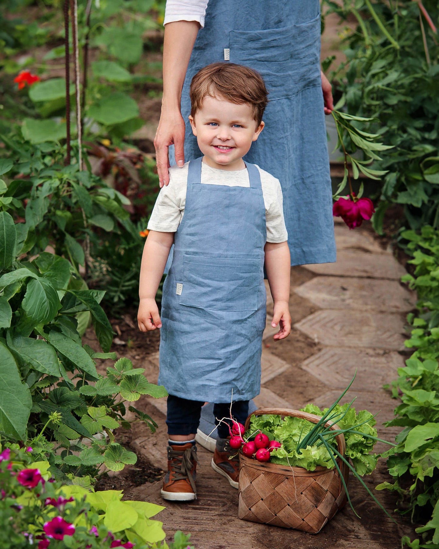 Linen apron for kids in Gray blue