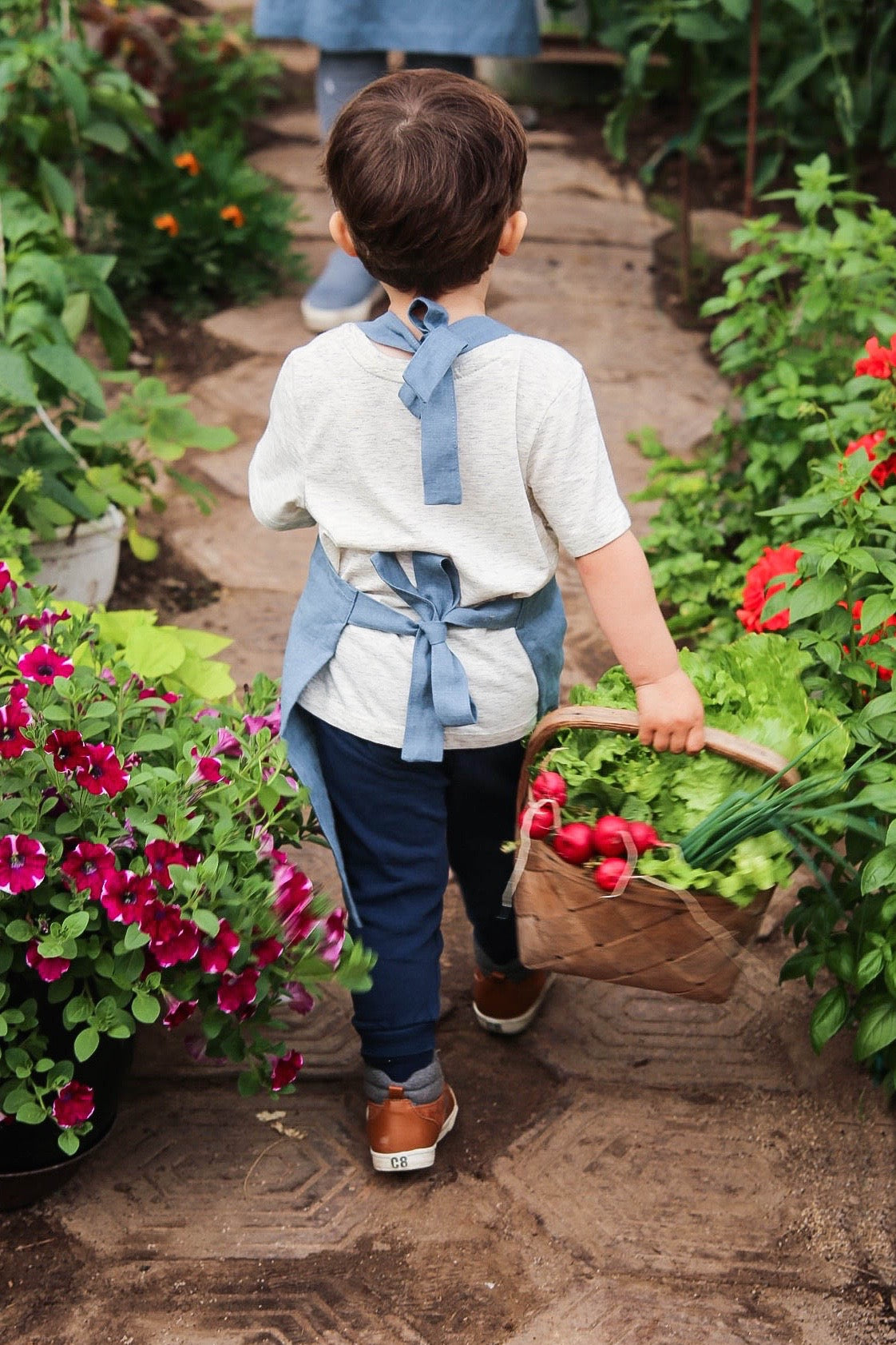 Linen apron for kids in Gray blue | MagicLinen