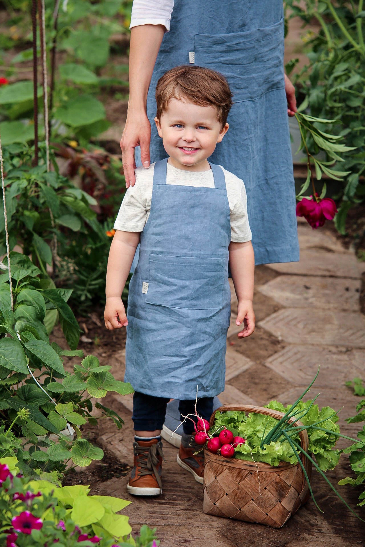 Linen apron for kids in Gray blue | MagicLinen